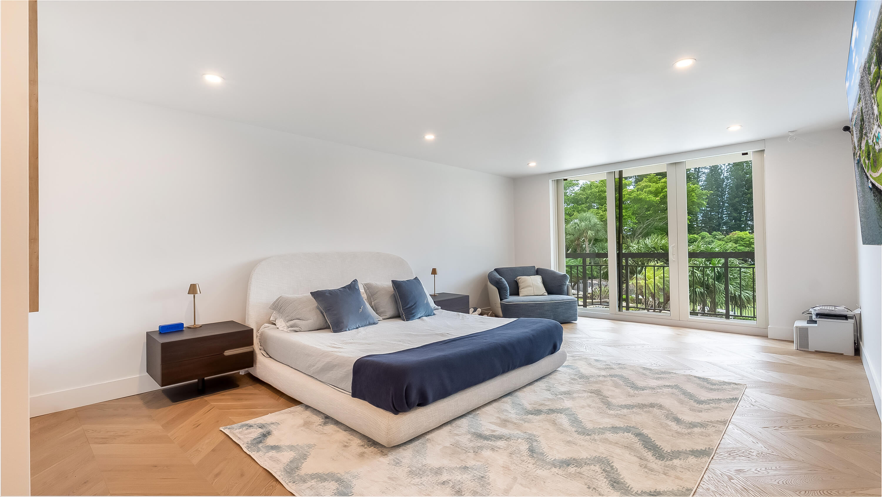 901 E Camino Real 2a