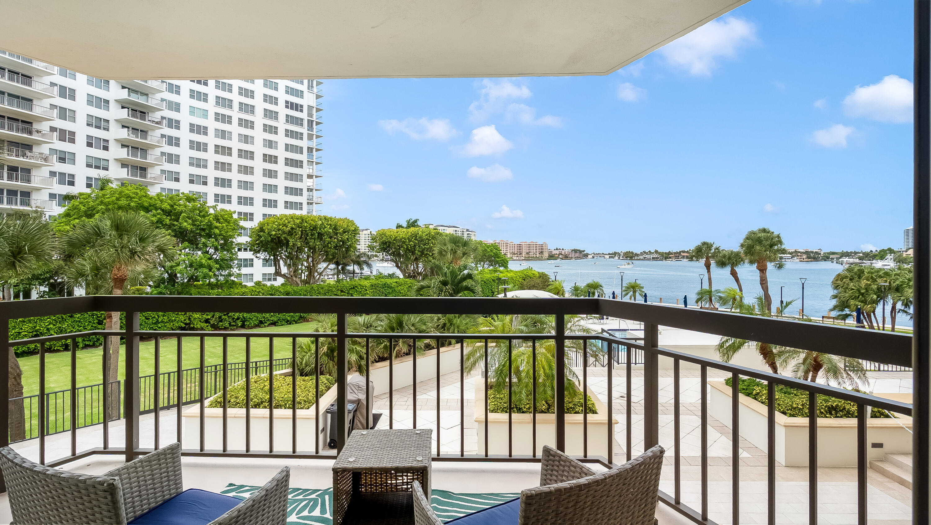 901 E Camino Real 2a