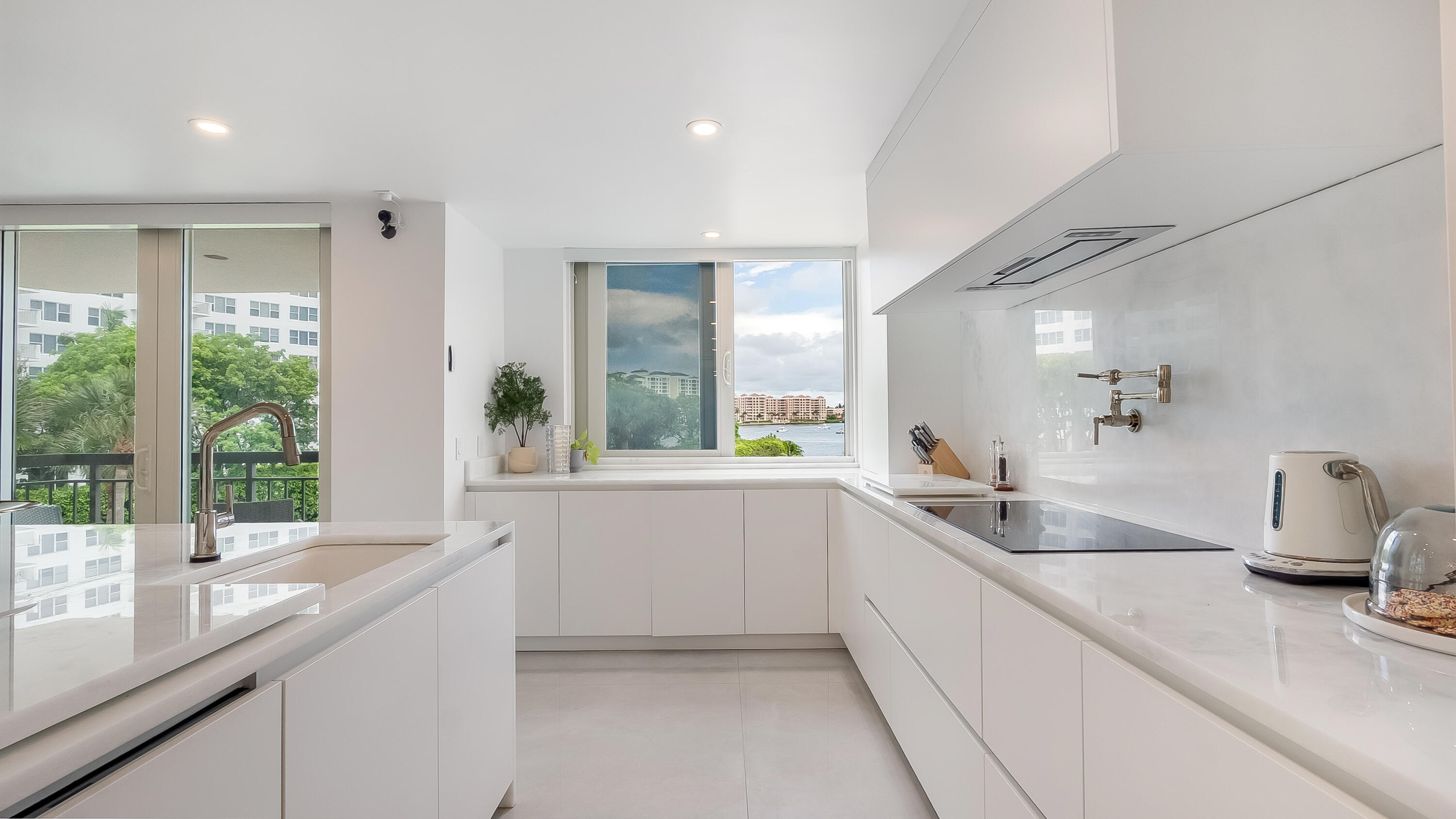 901 E Camino Real 2a