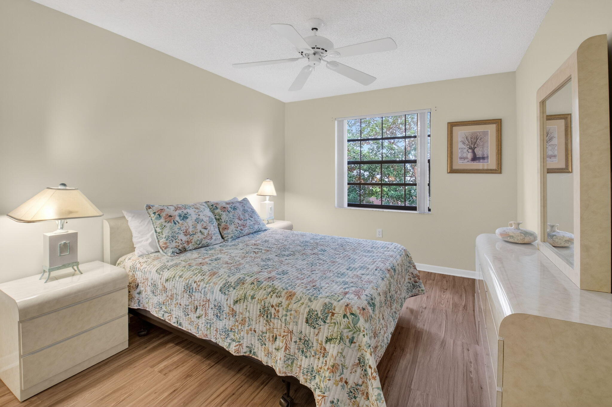 5195 Europa Drive L