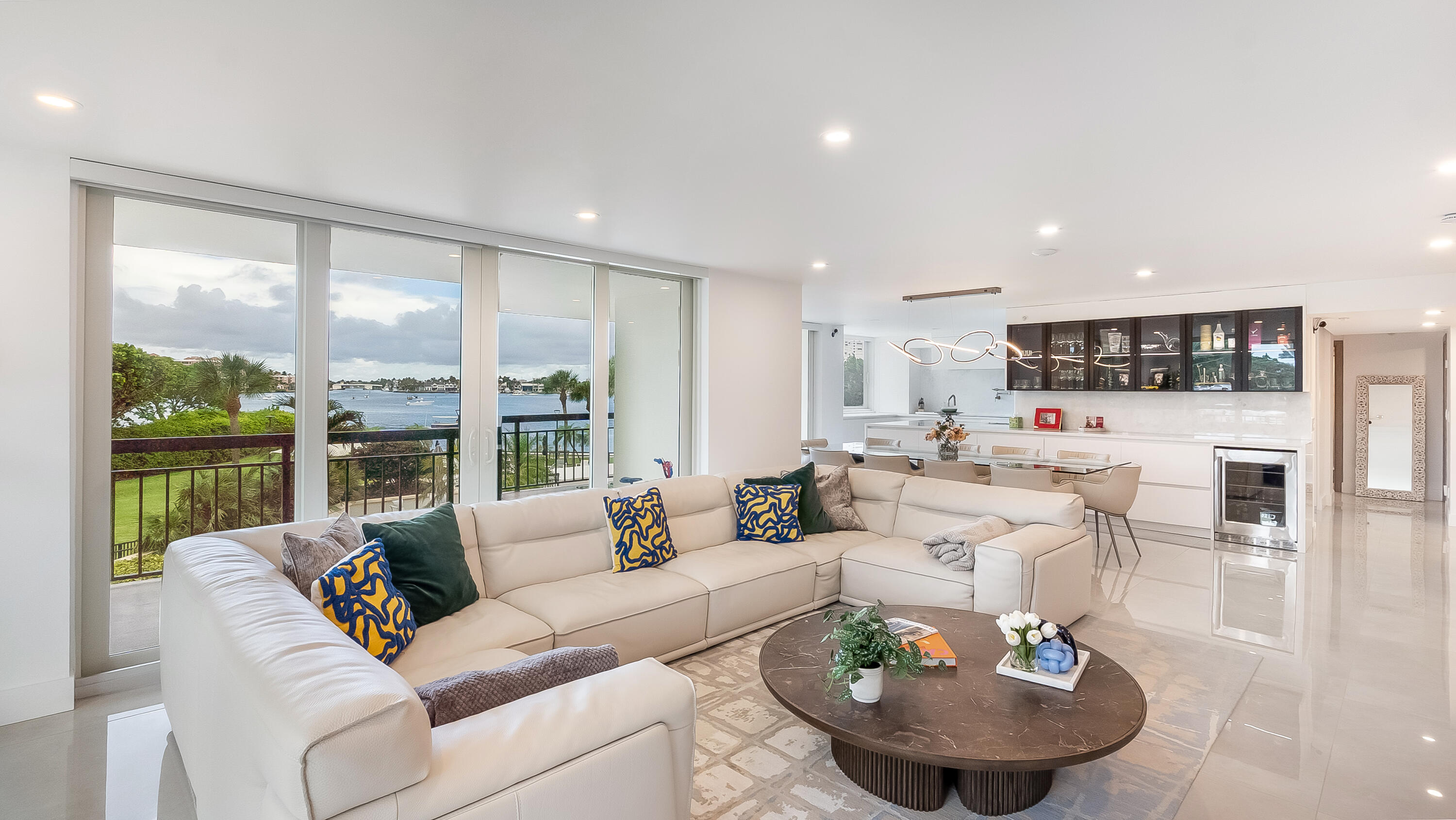 901 E Camino Real 2a