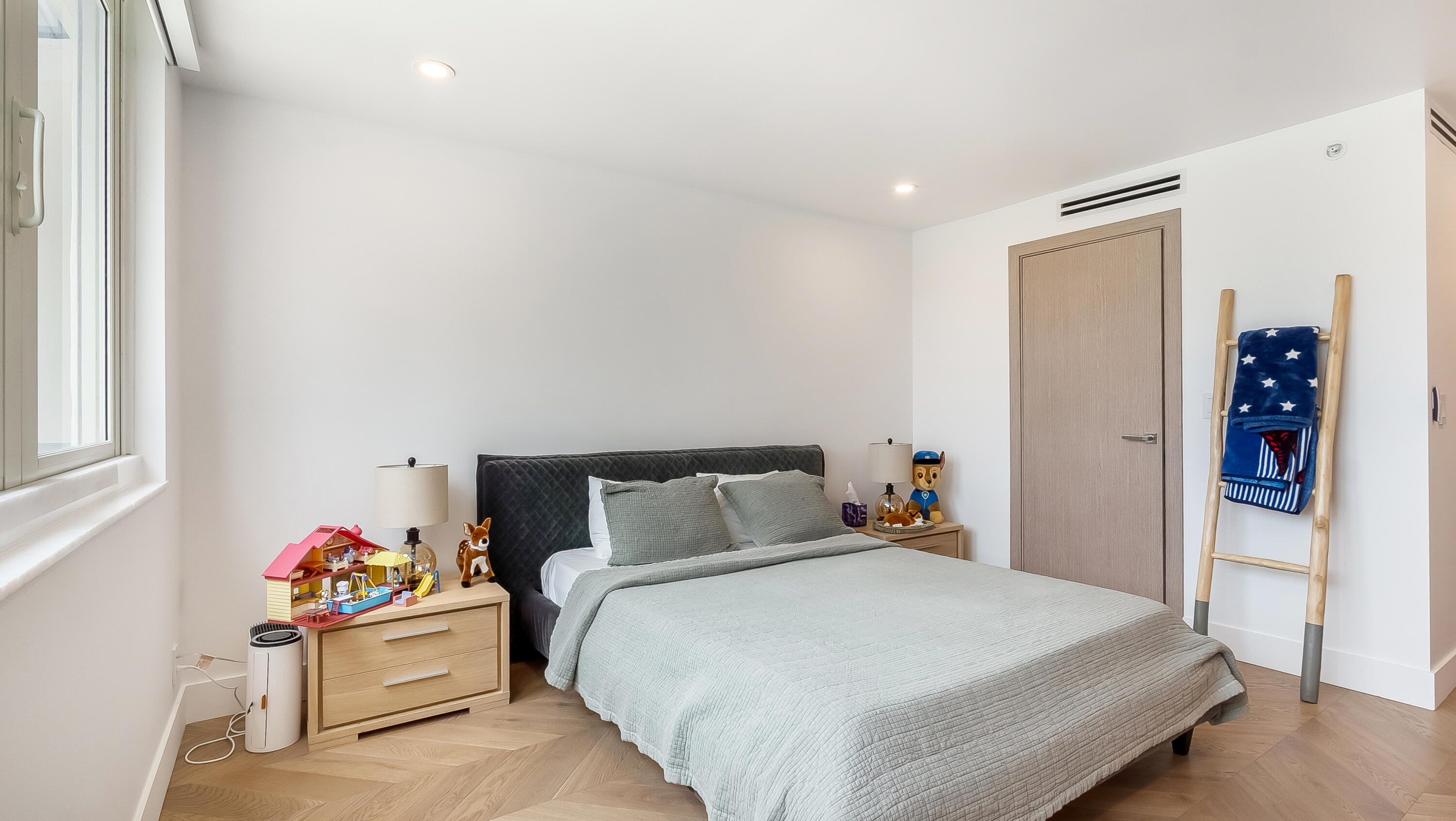 901 E Camino Real 2a