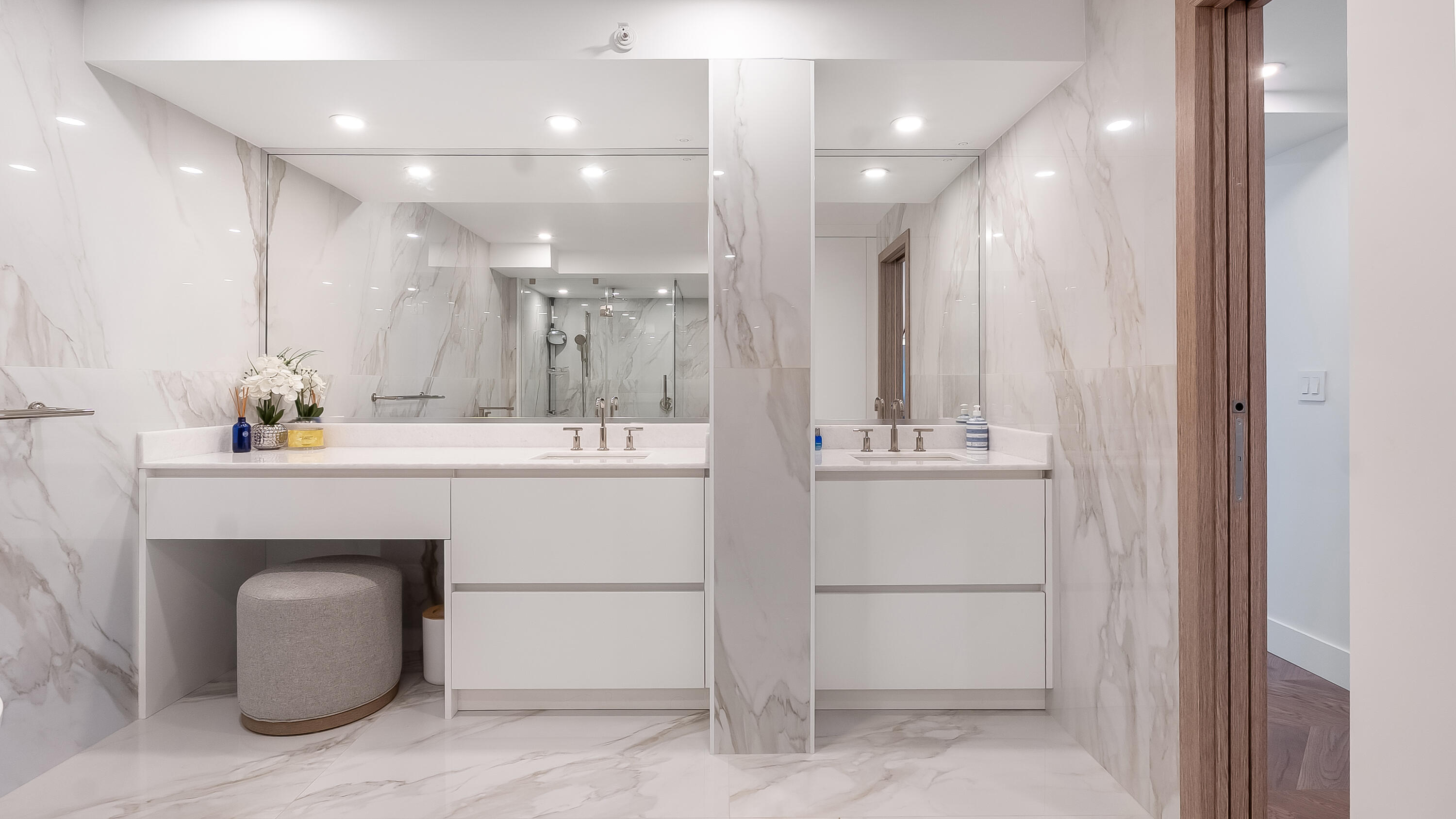 901 E Camino Real 2a