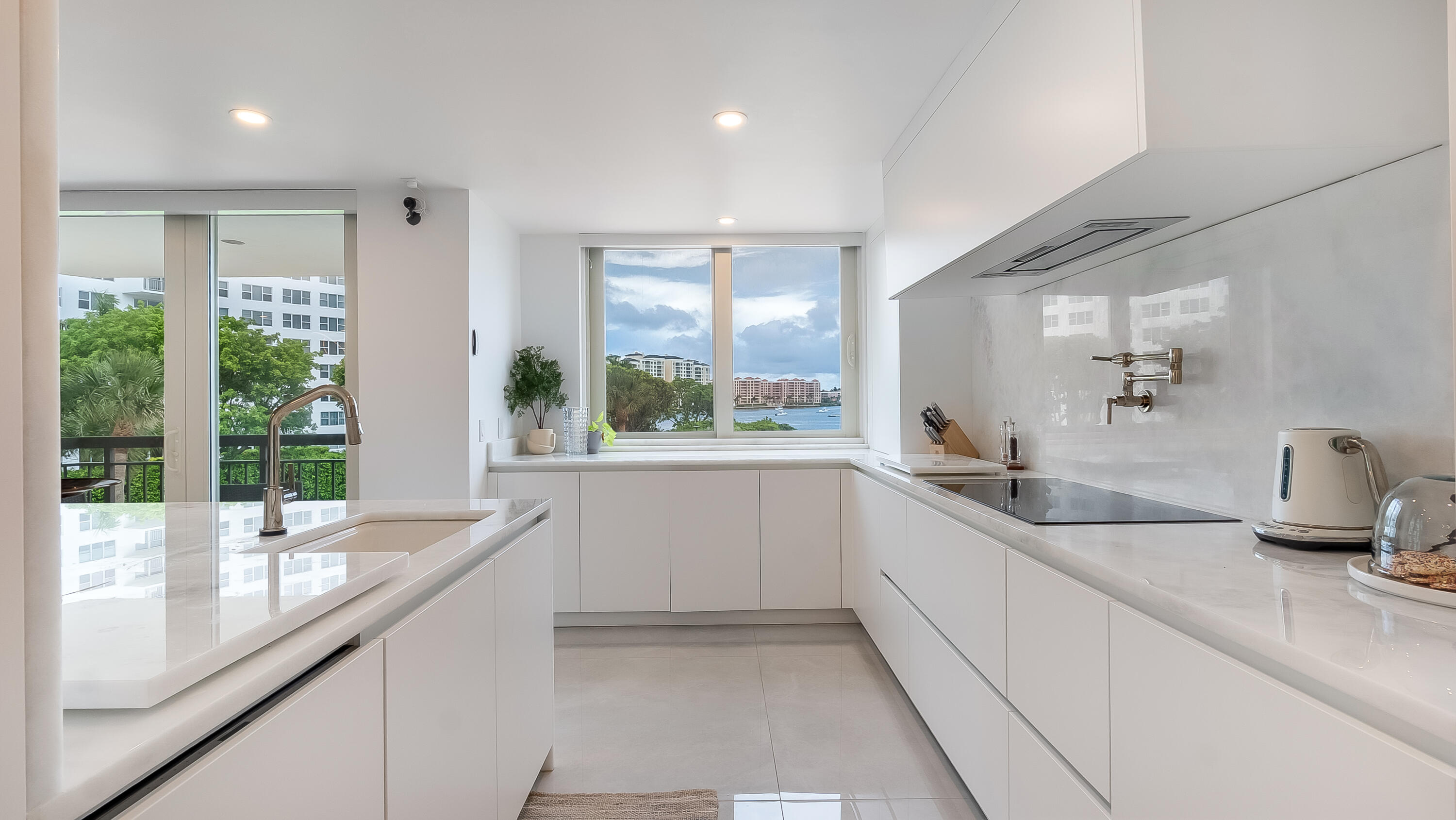 901 E Camino Real 2a