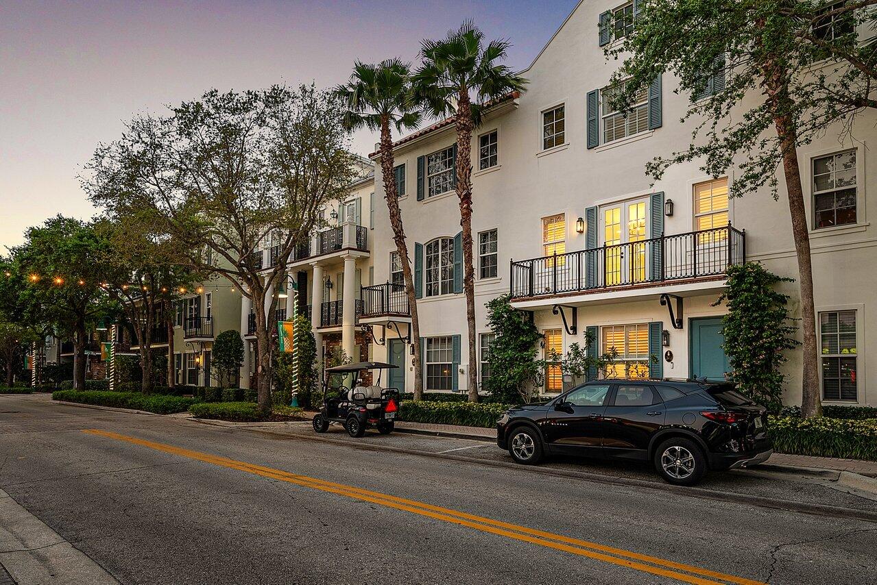 373 E Cannery Row Circle