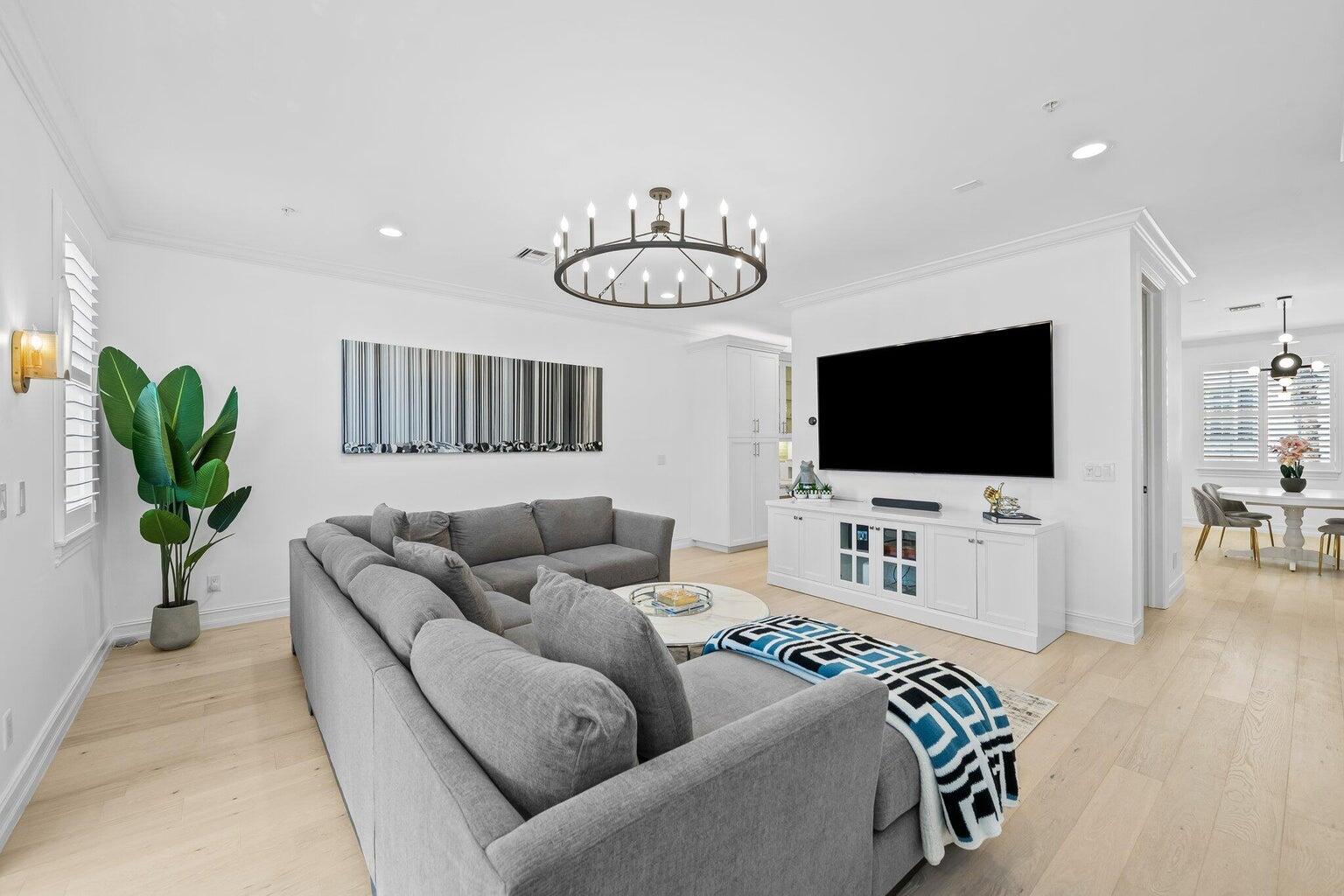 373 E Cannery Row Circle