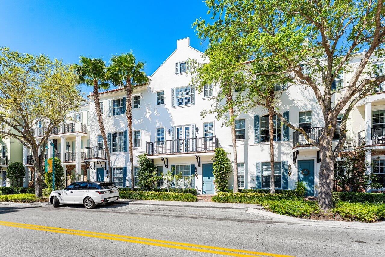 373 E Cannery Row Circle