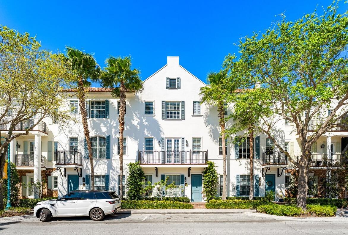 373 E Cannery Row Circle