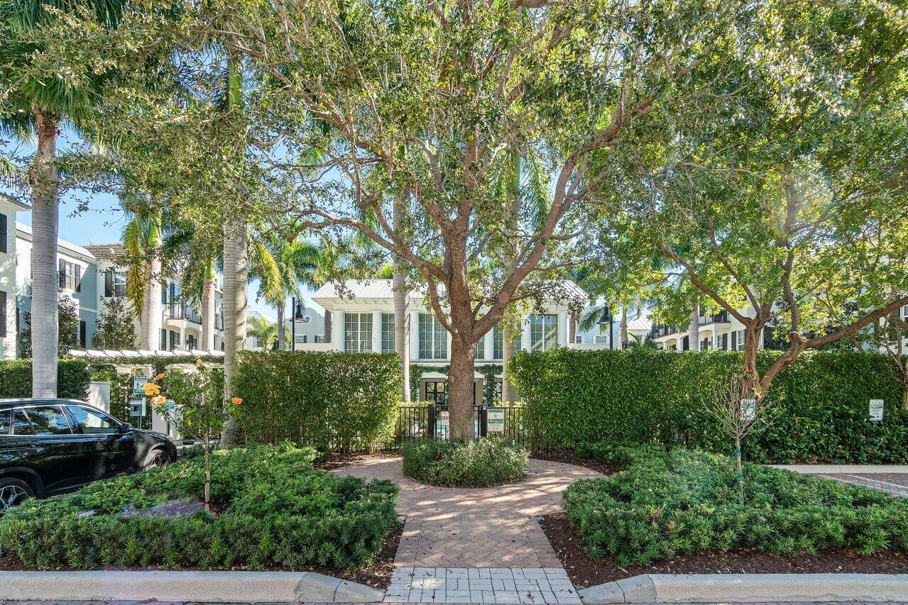 373 E Cannery Row Circle