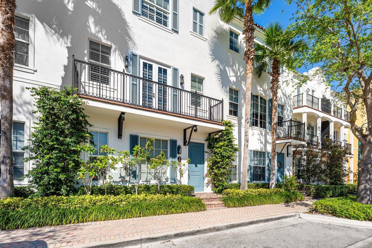 373 E Cannery Row Circle