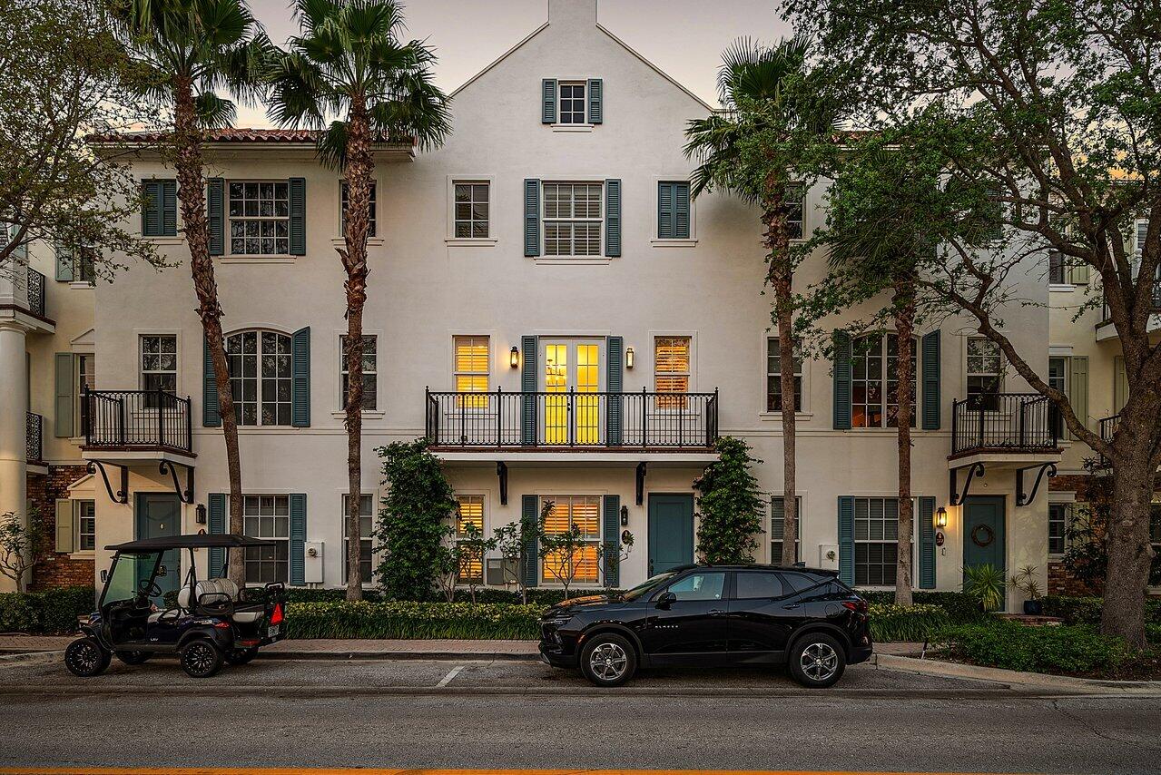 373 E Cannery Row Circle