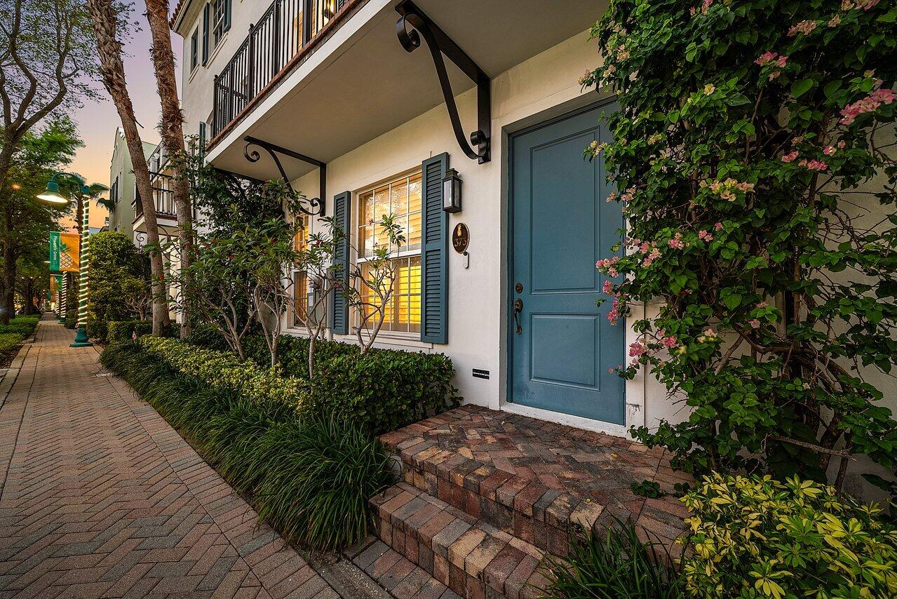 373 E Cannery Row Circle