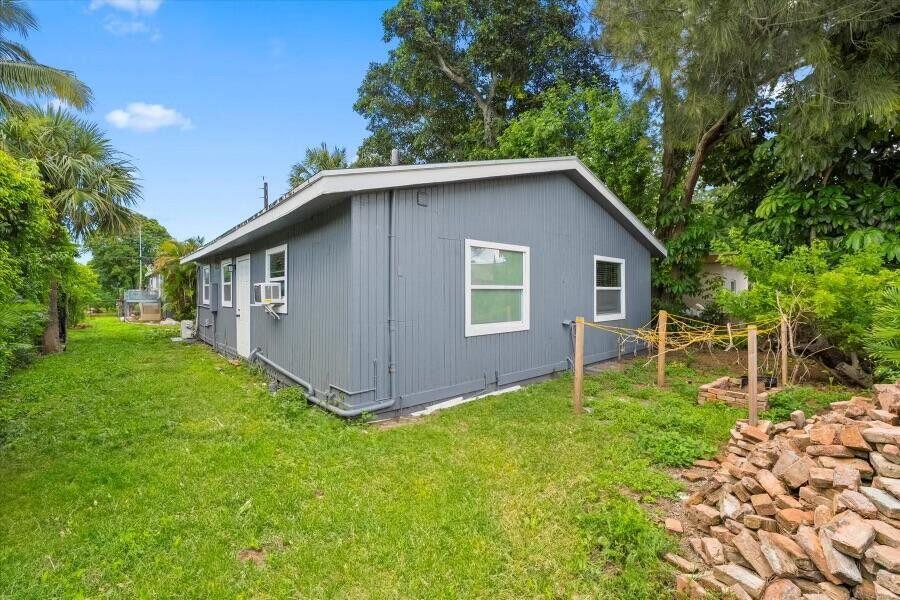 3593 Elizabeth Street