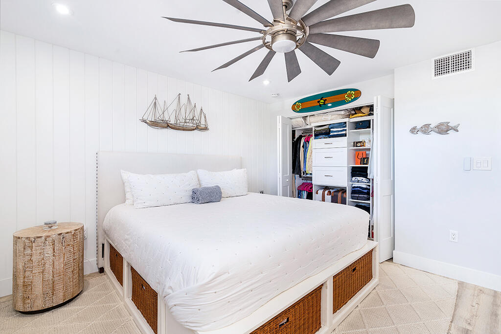 108 Paradise Harbour Boulevard 210