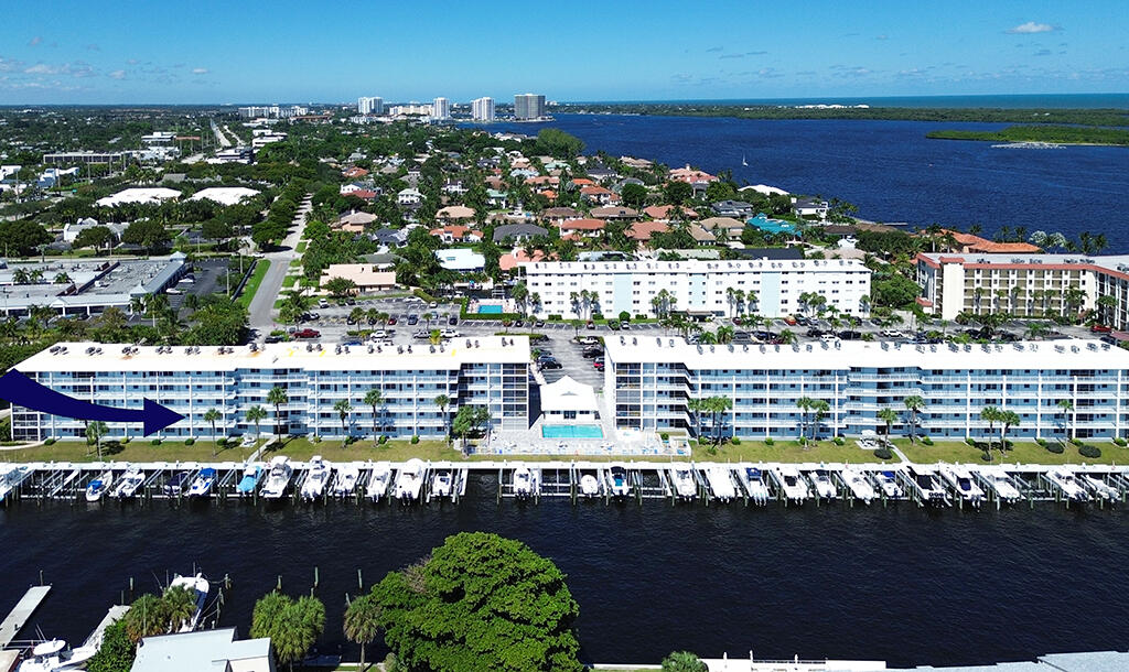 108 Paradise Harbour Boulevard 210