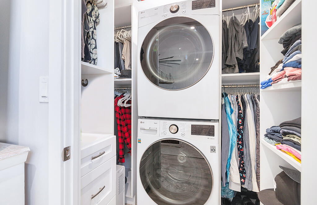 108 Paradise Harbour Boulevard 210