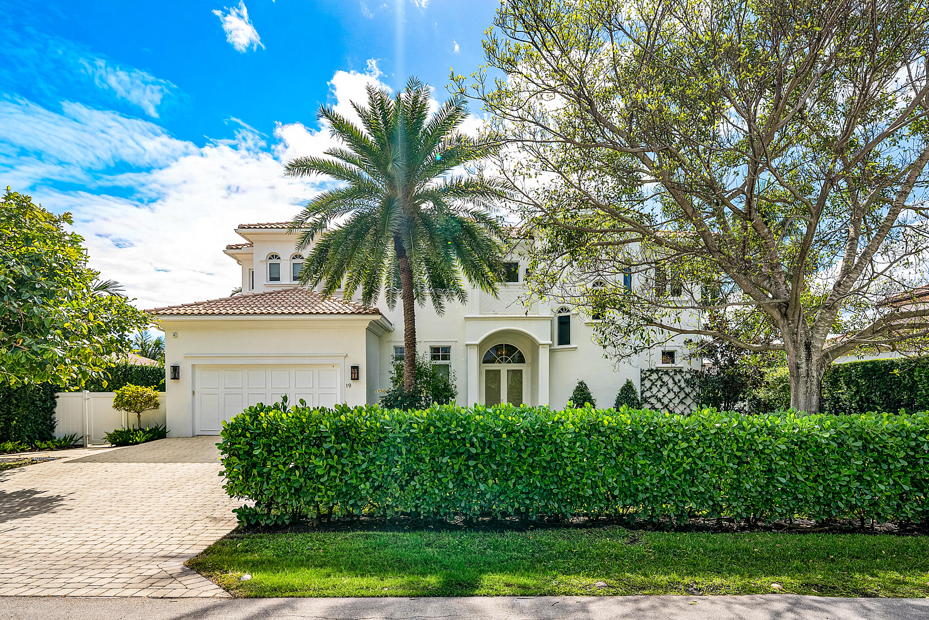 19 Harbour Drive N