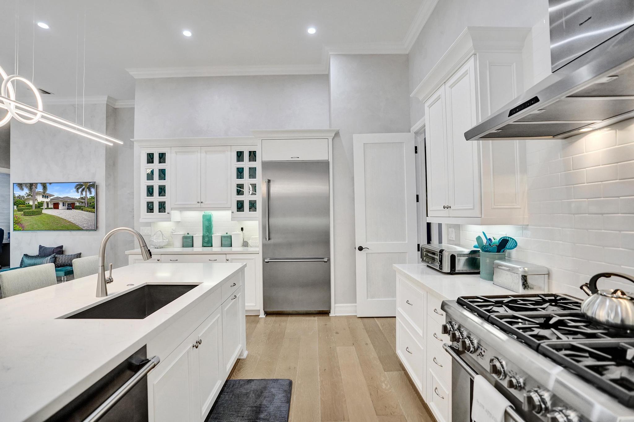 2590 Estates Drive 10