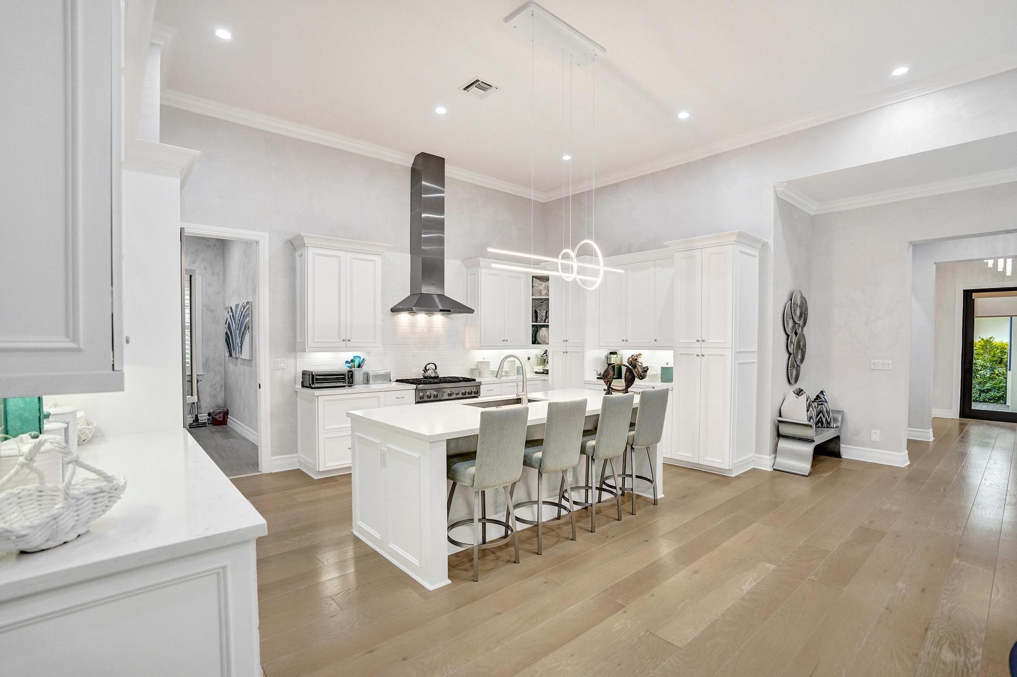 2590 Estates Drive 10