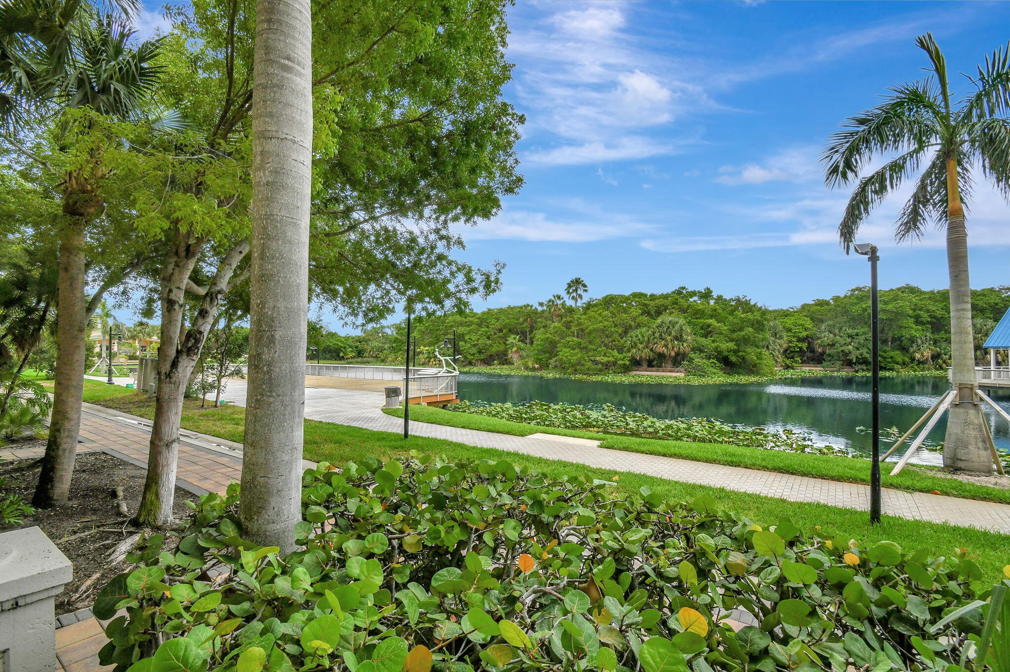 350 N Federal Highway 103