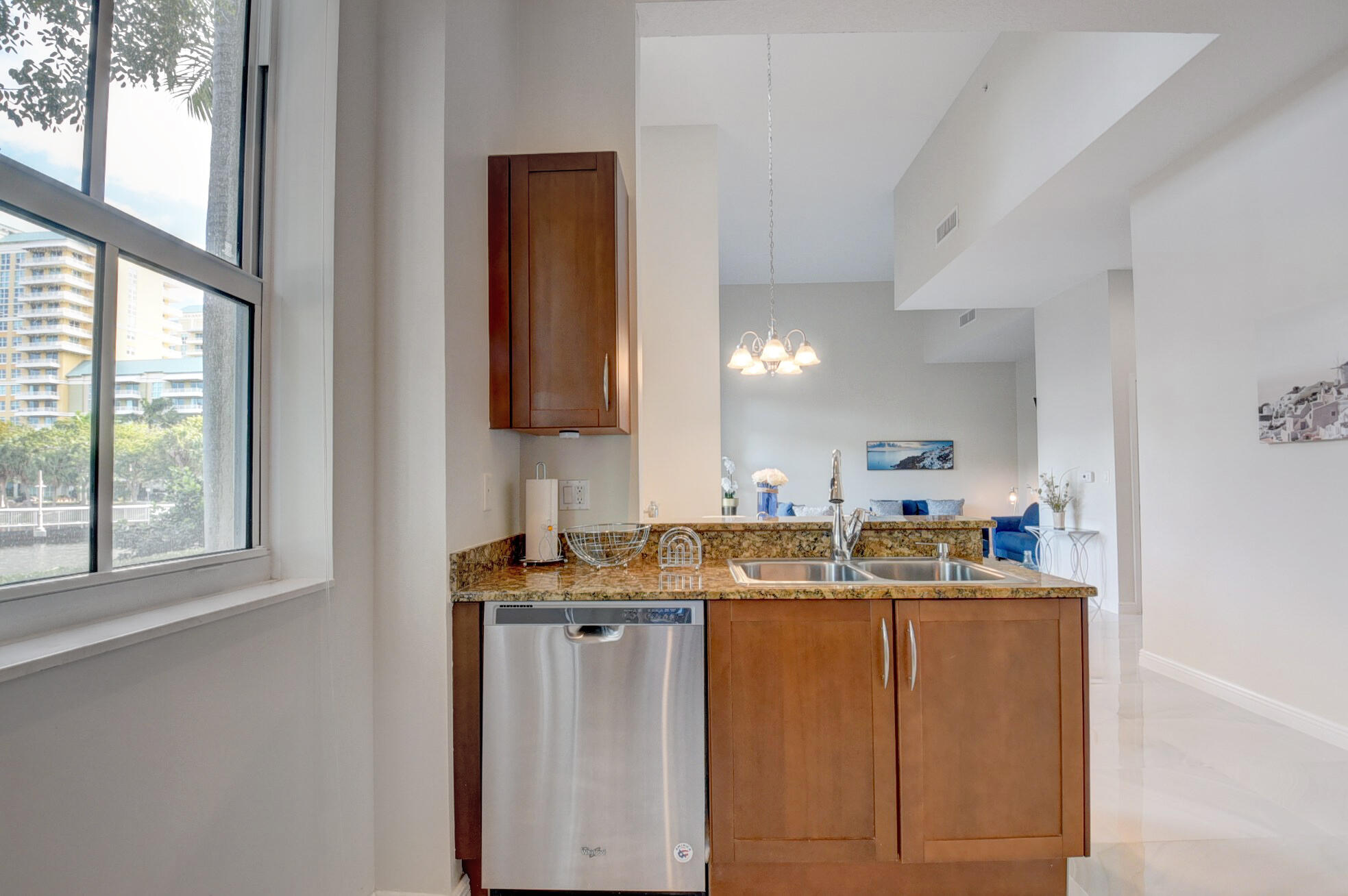 350 N Federal Highway 103