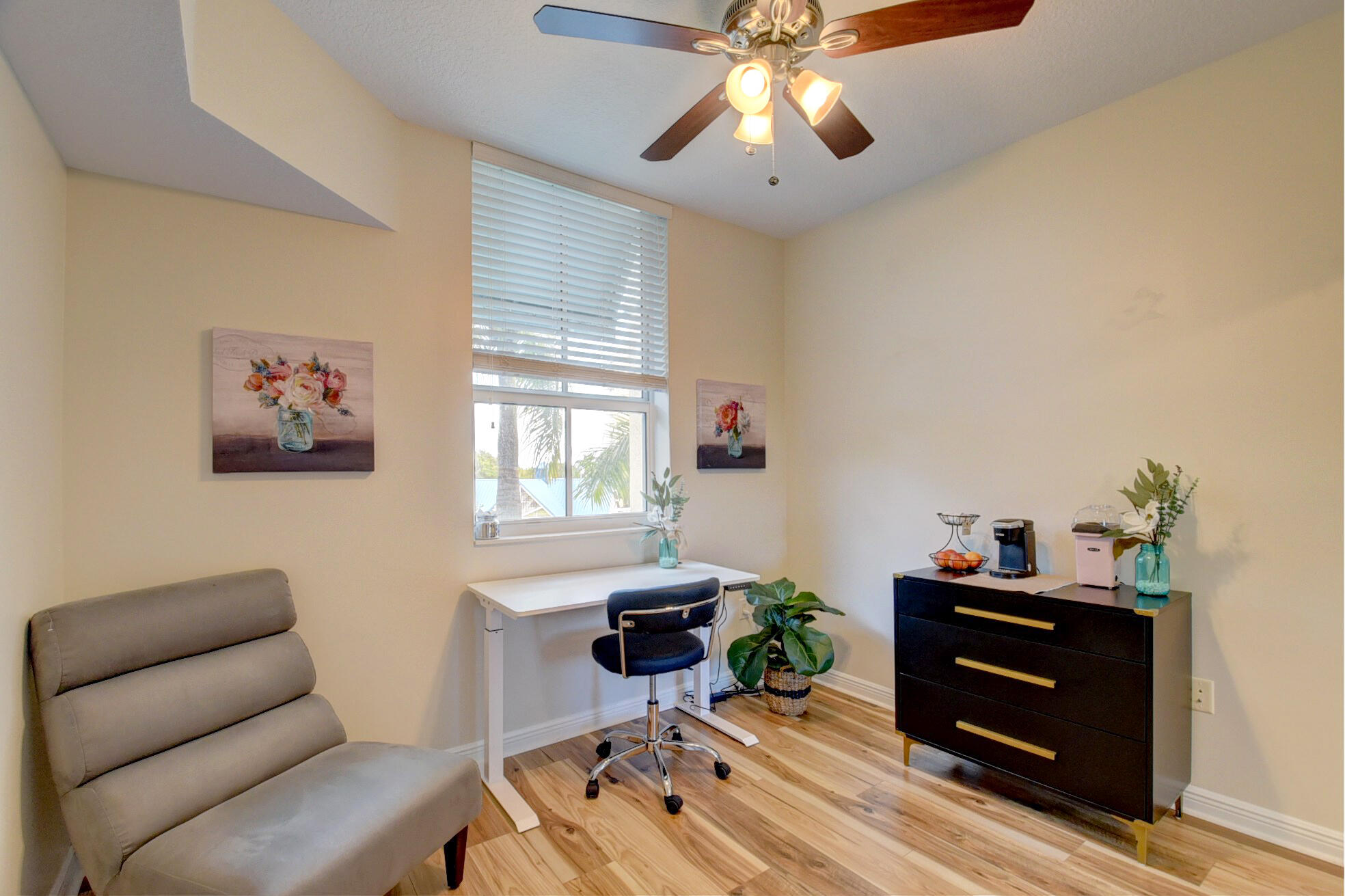 350 N Federal Highway 103