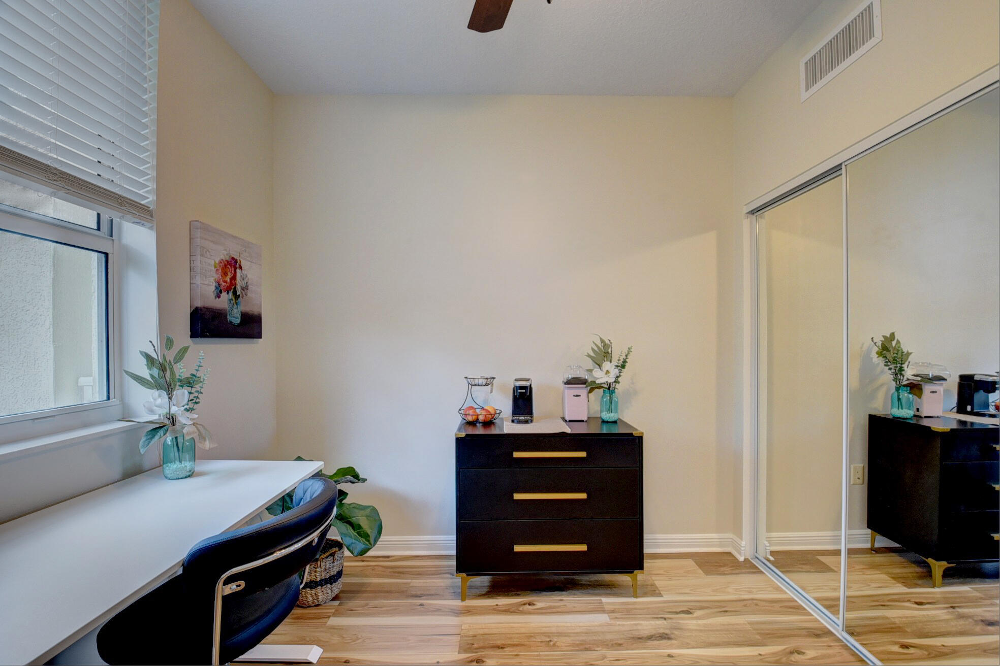 350 N Federal Highway 103