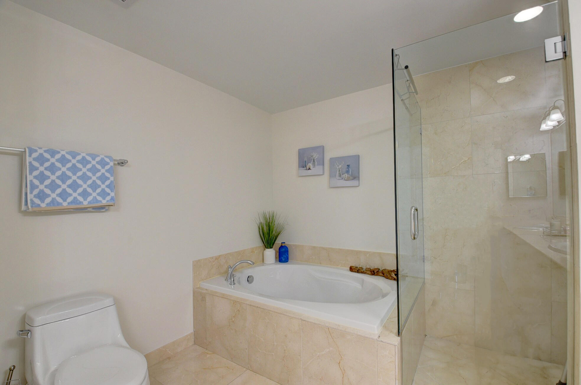 350 N Federal Highway 103