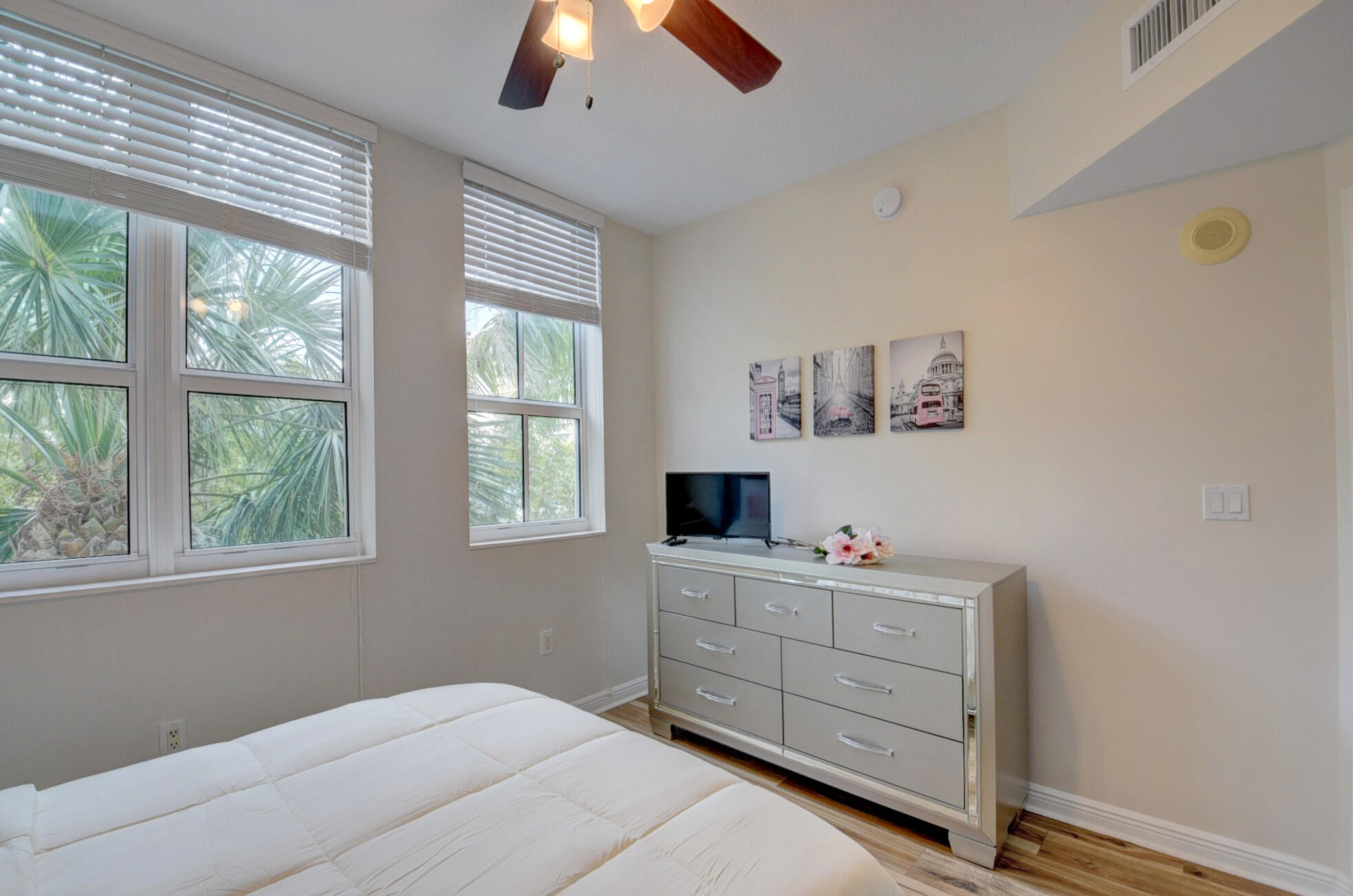 350 N Federal Highway 103