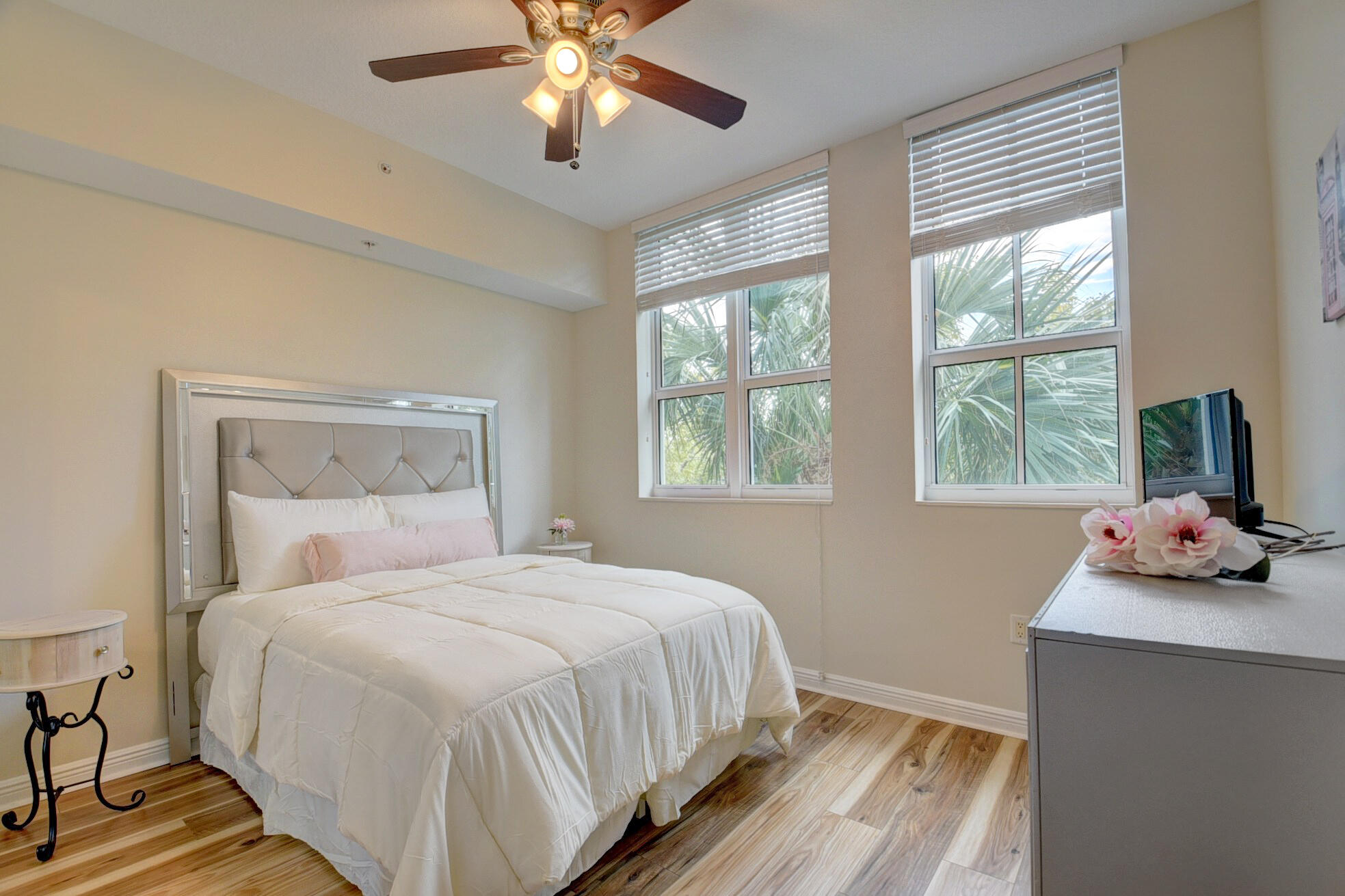 350 N Federal Highway 103