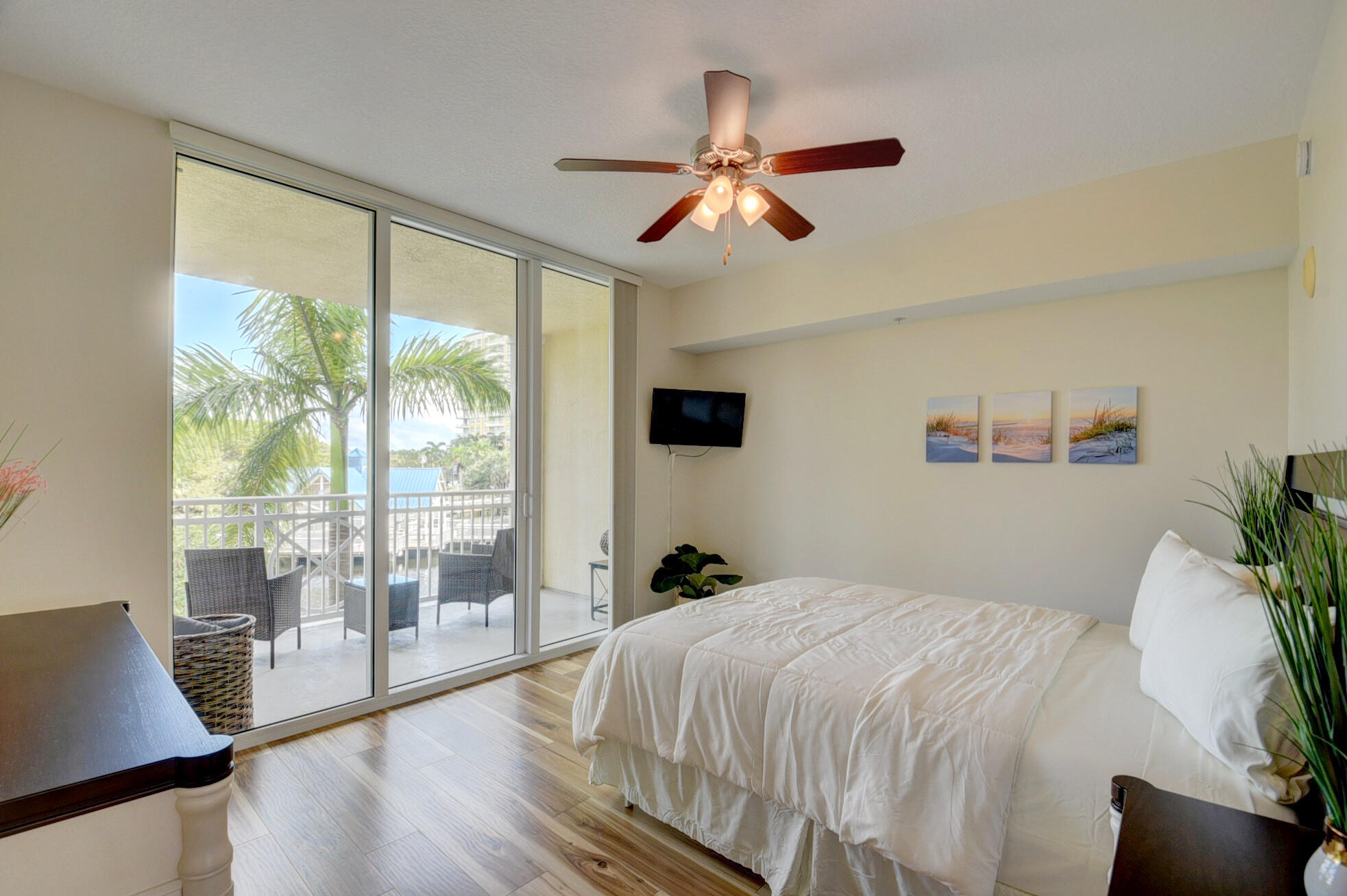 350 N Federal Highway 103