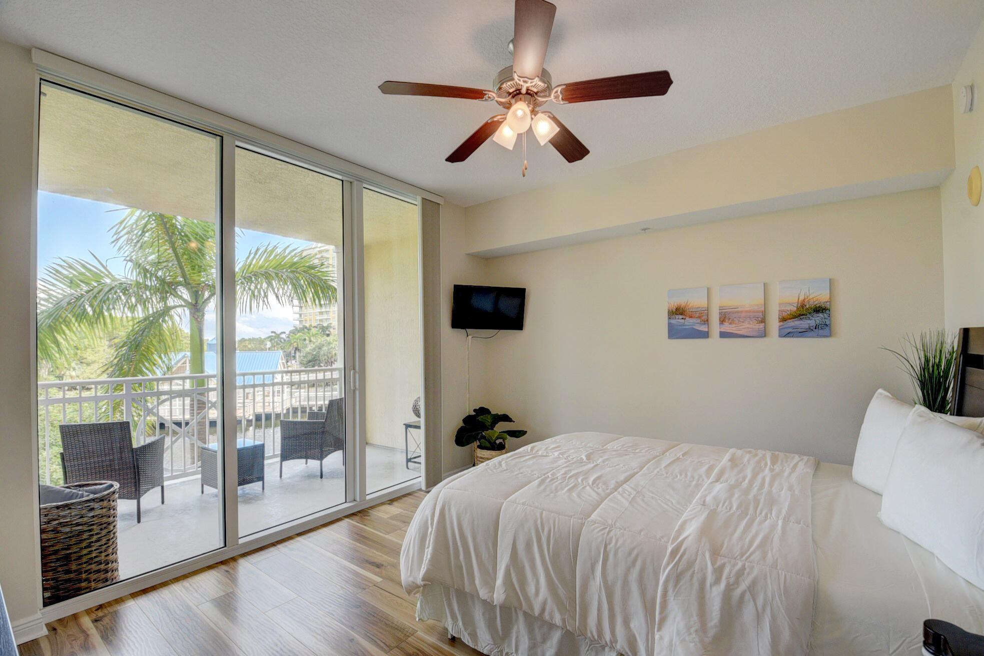 350 N Federal Highway 103