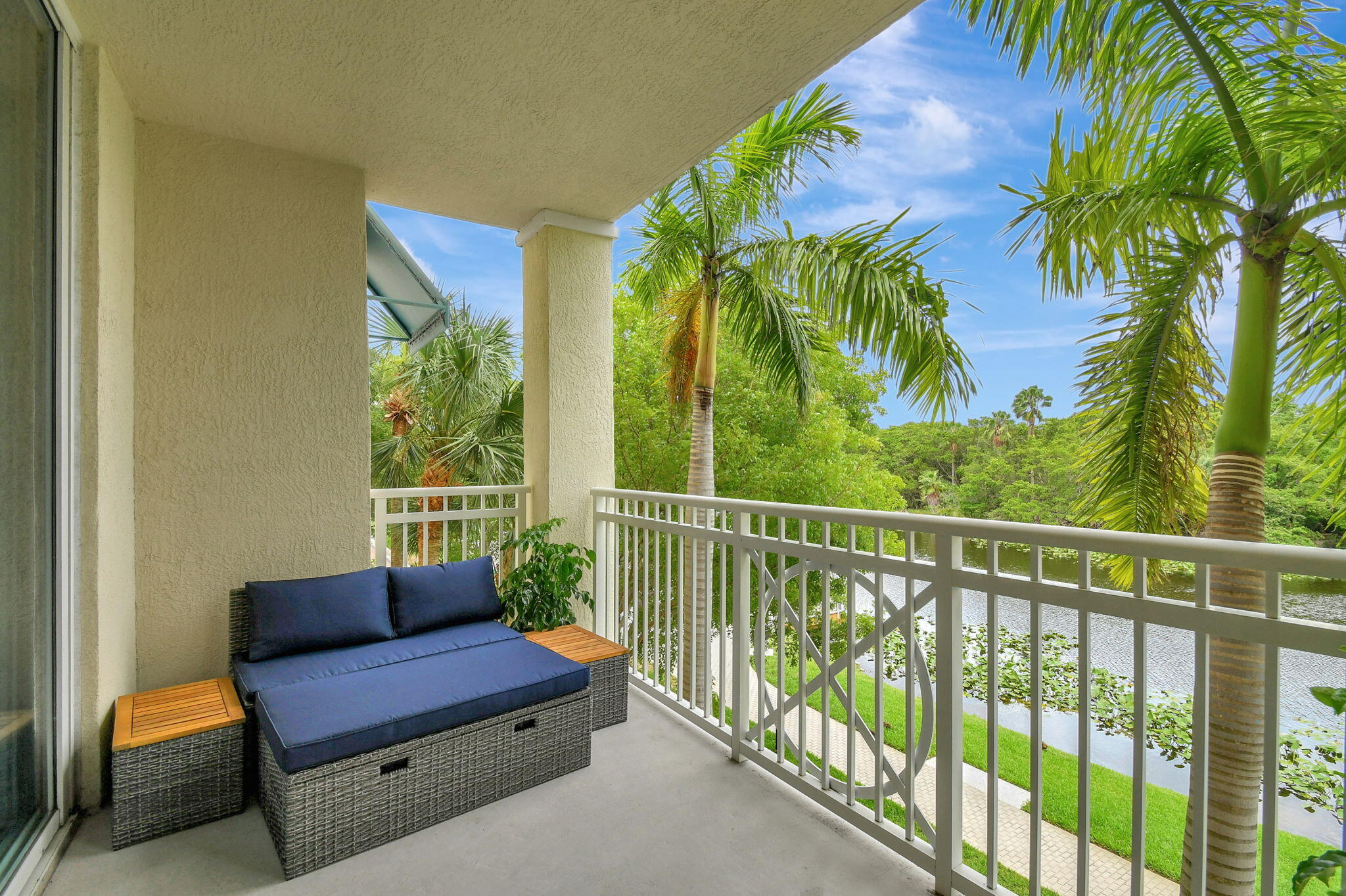 350 N Federal Highway 103