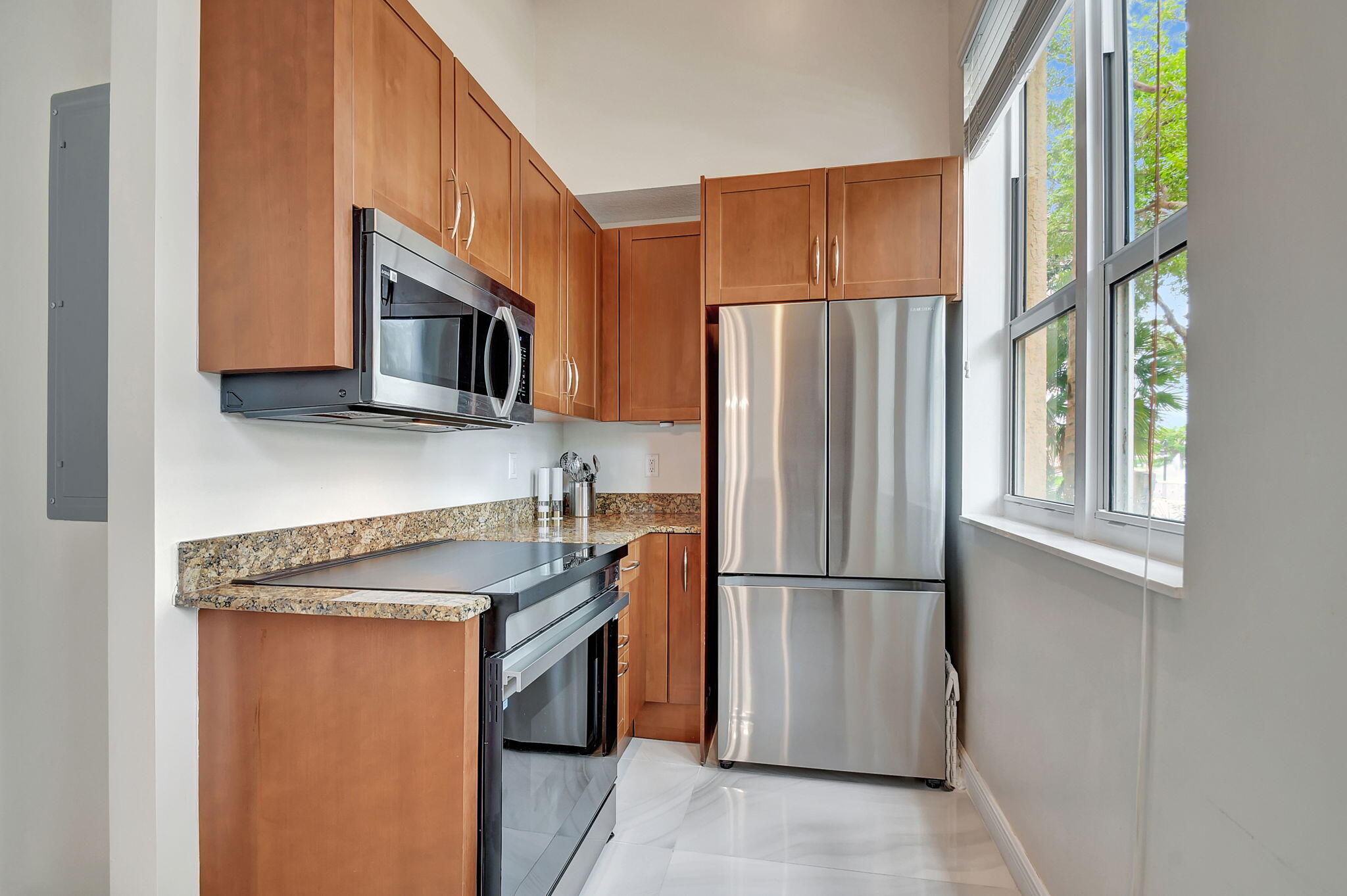 350 N Federal Highway 103