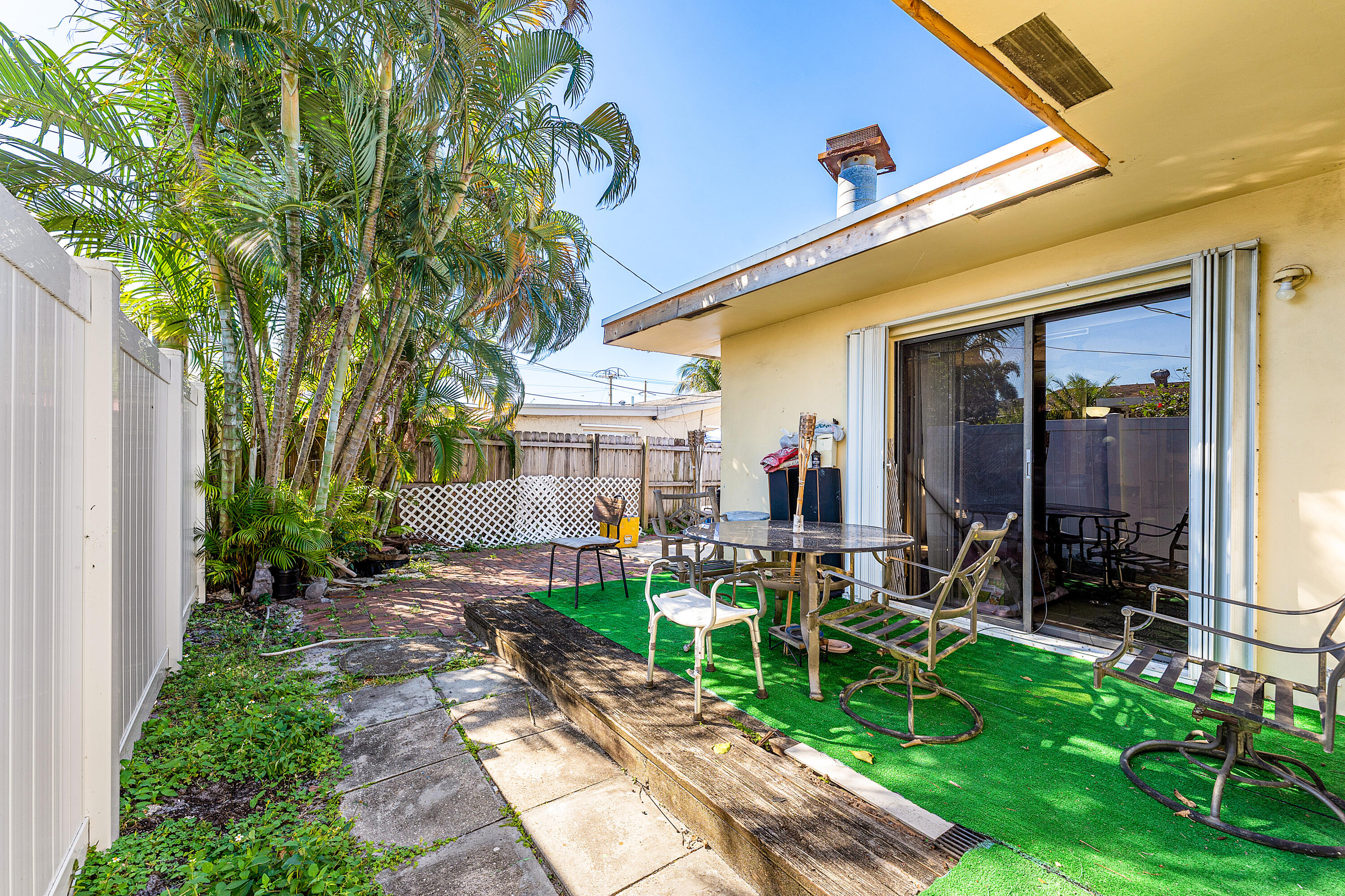 3680 NE 15th Terrace