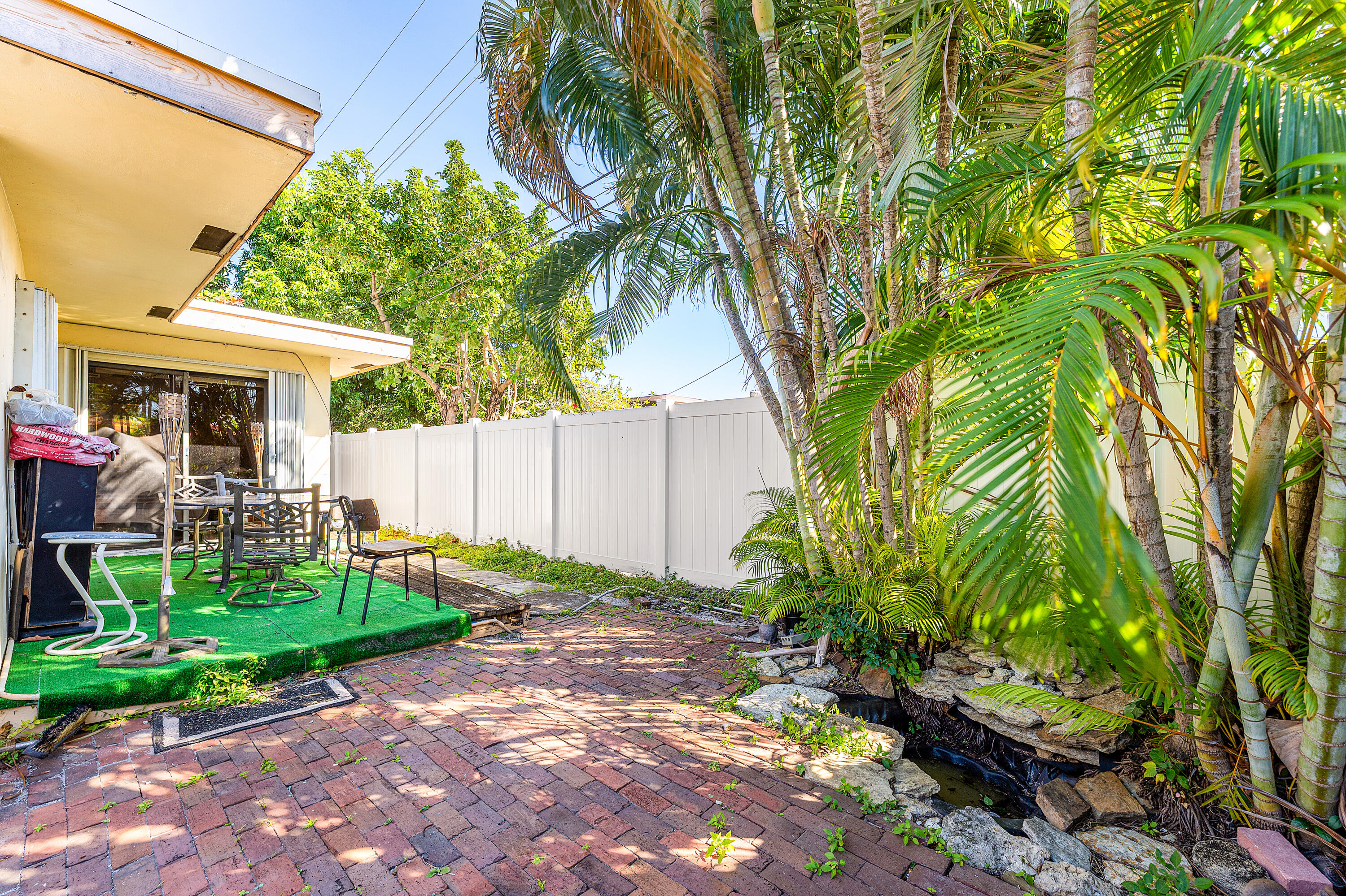 3680 NE 15th Terrace