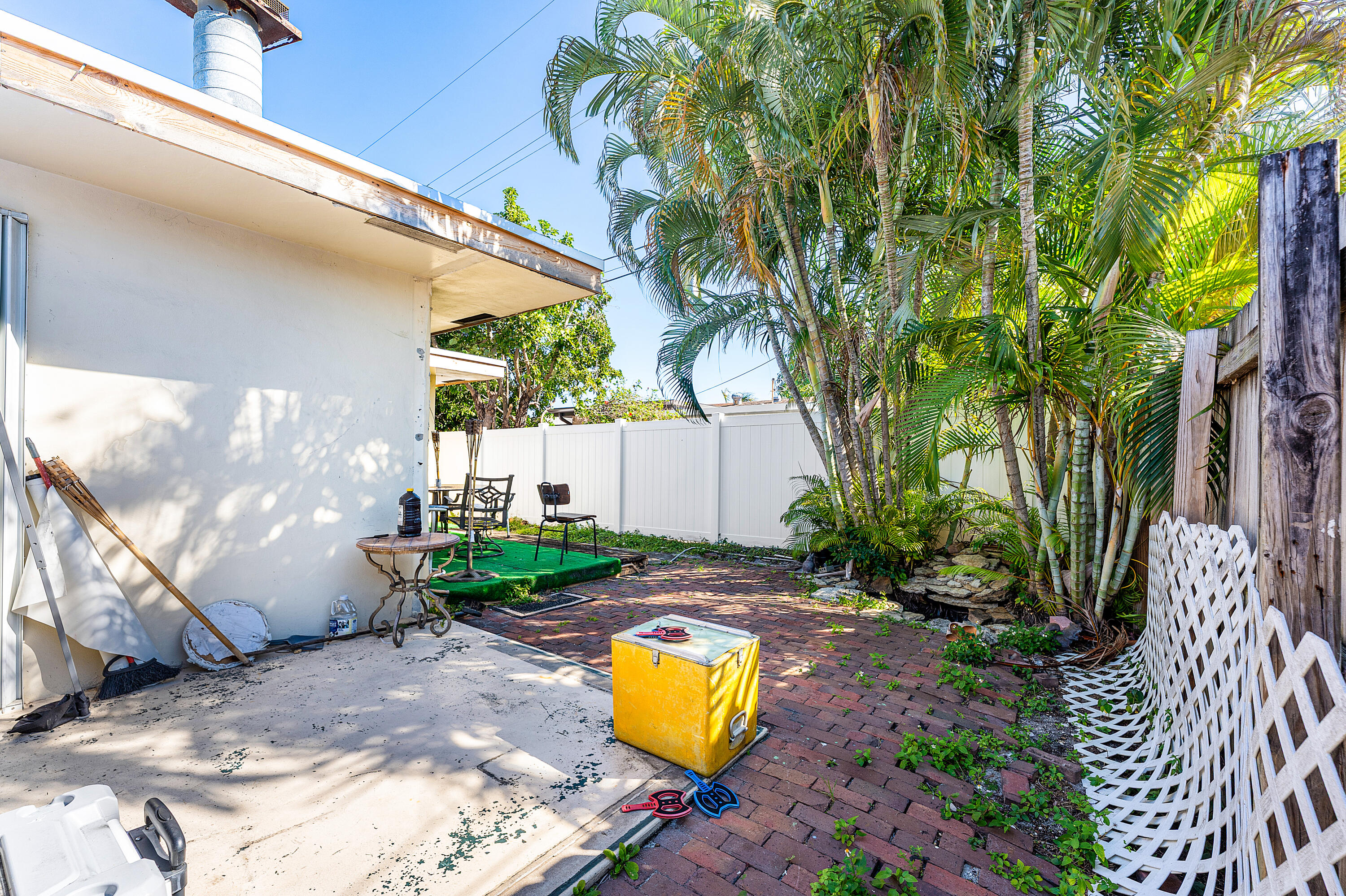 3680 NE 15th Terrace