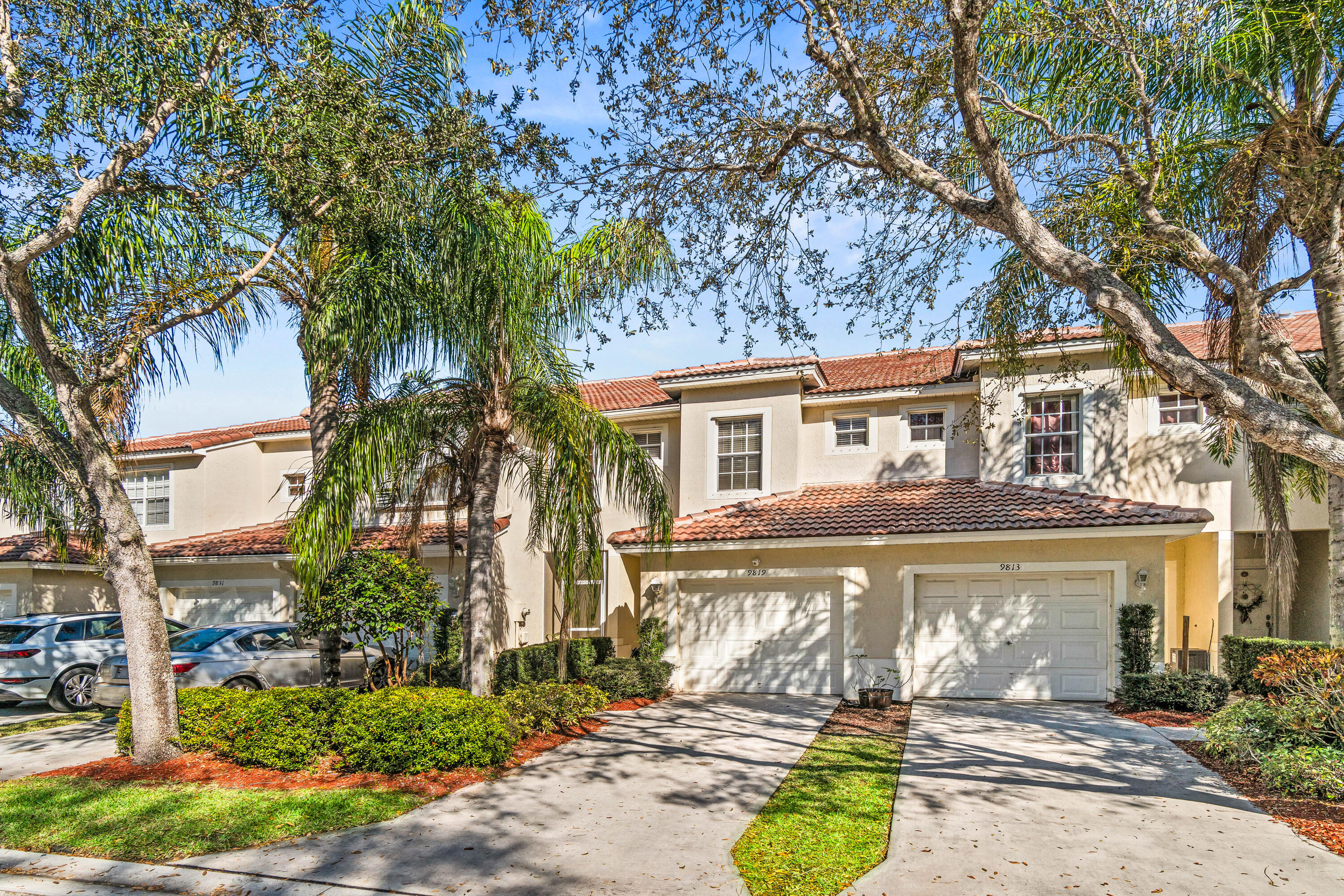 9819 Lago Drive