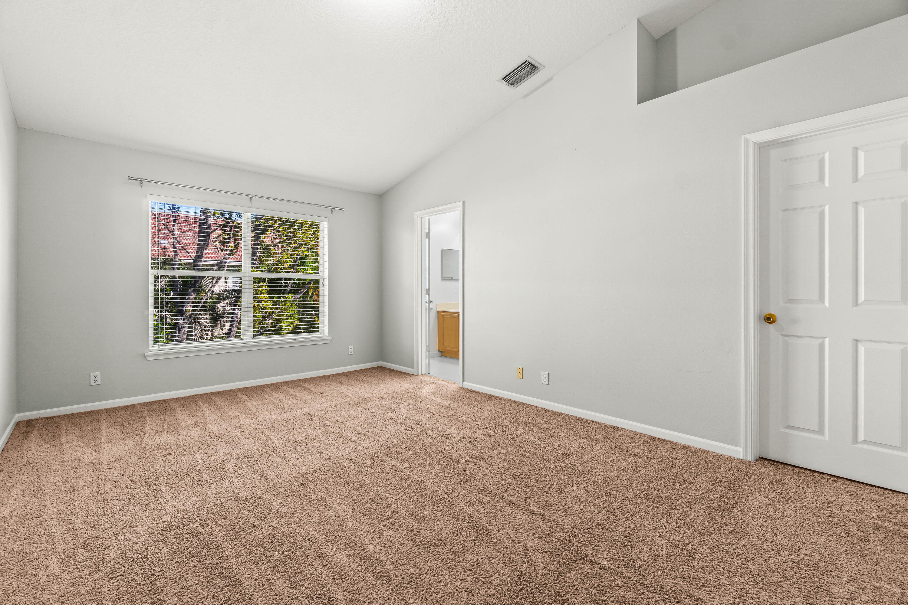 9819 Lago Drive