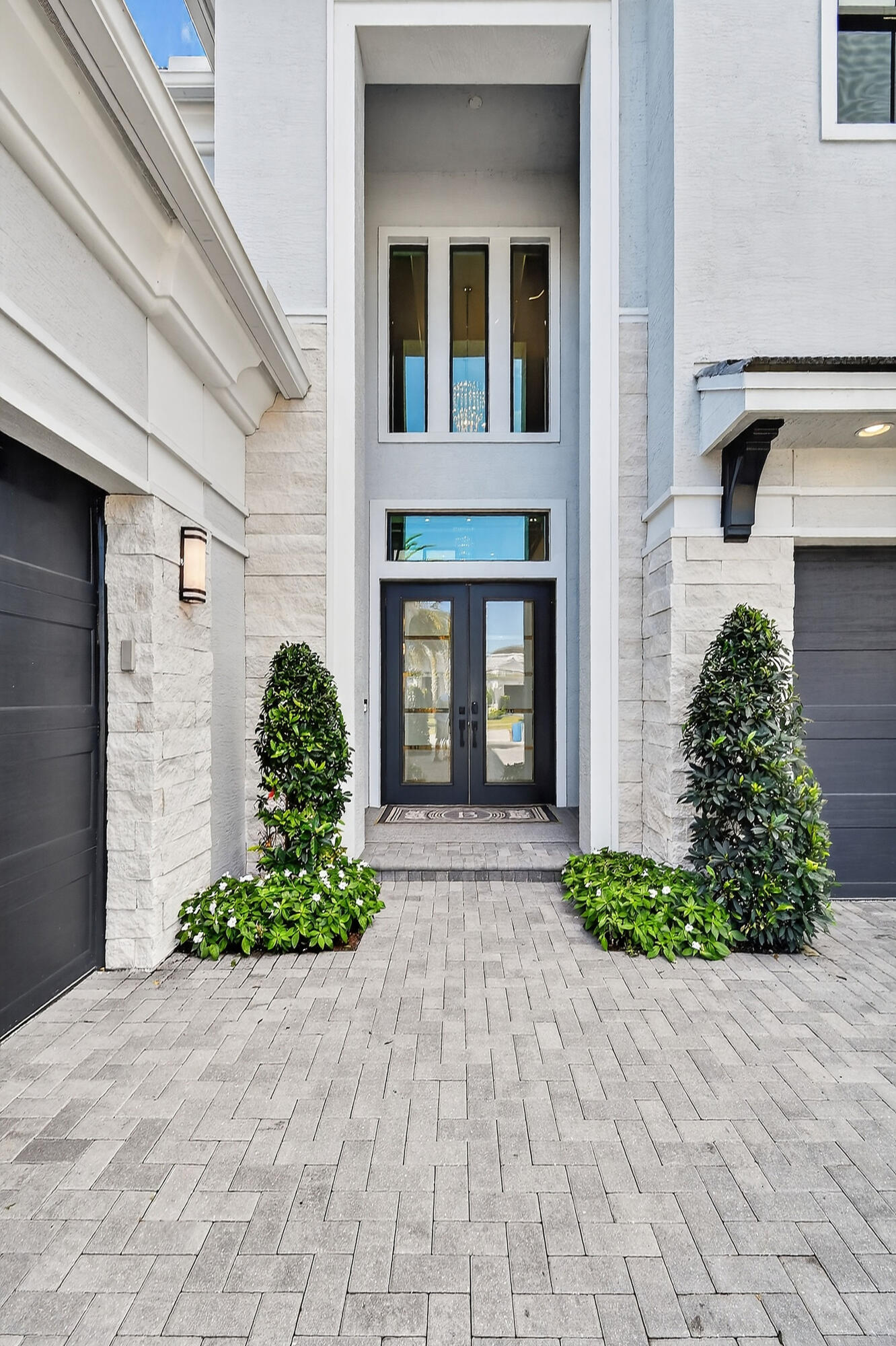 13590 Artisan Circle