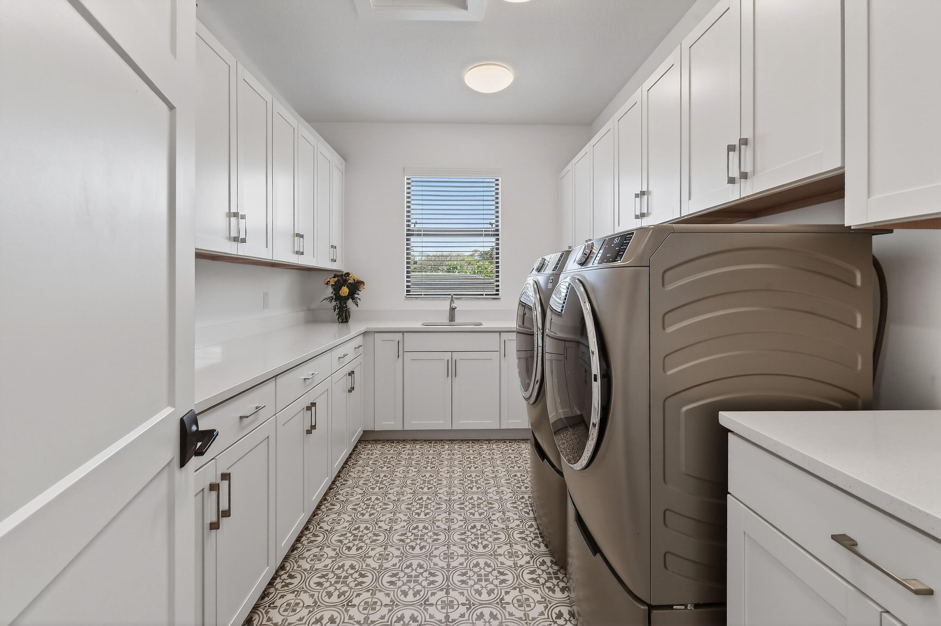 13590 Artisan Circle