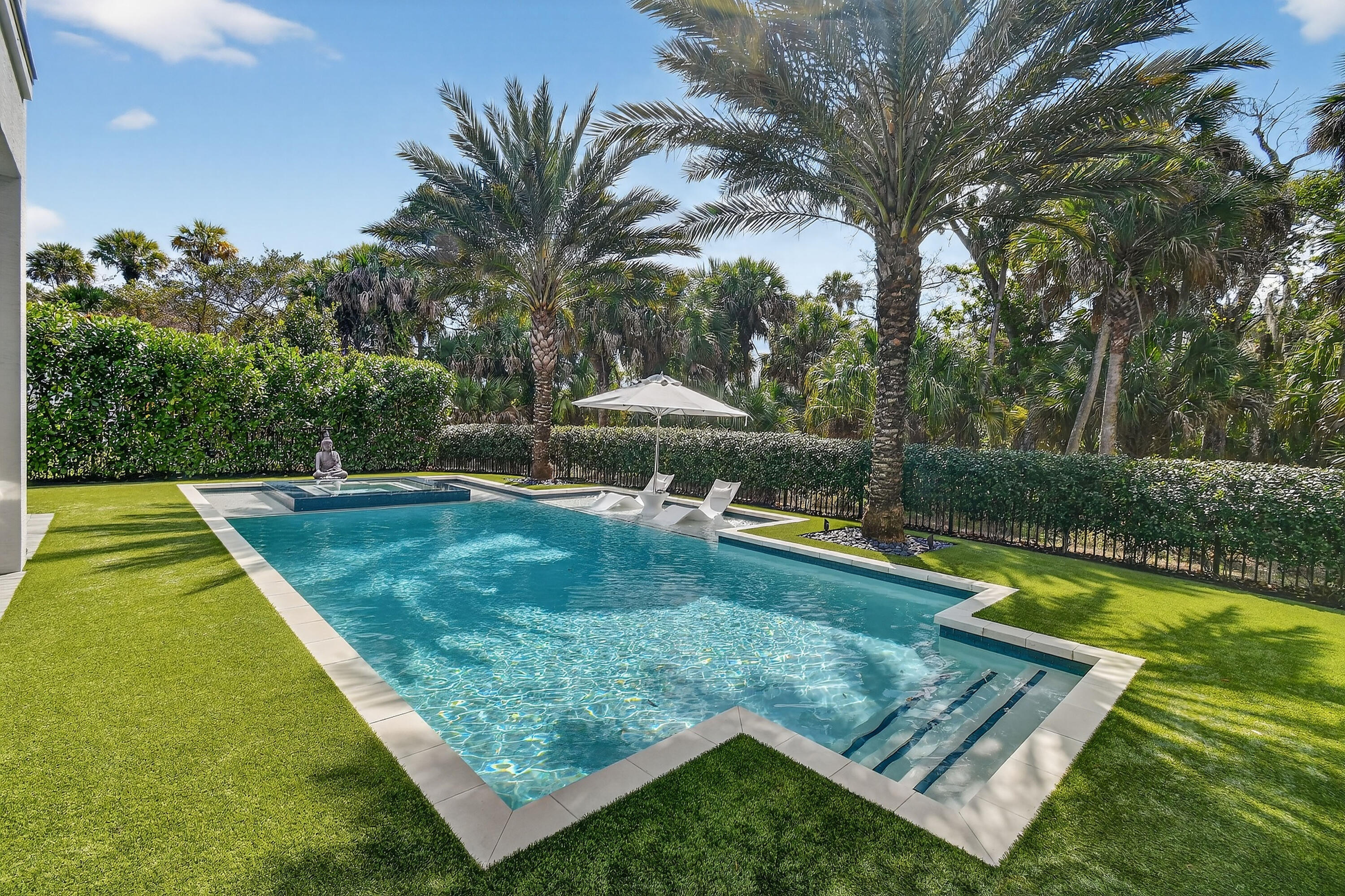 13590 Artisan Circle