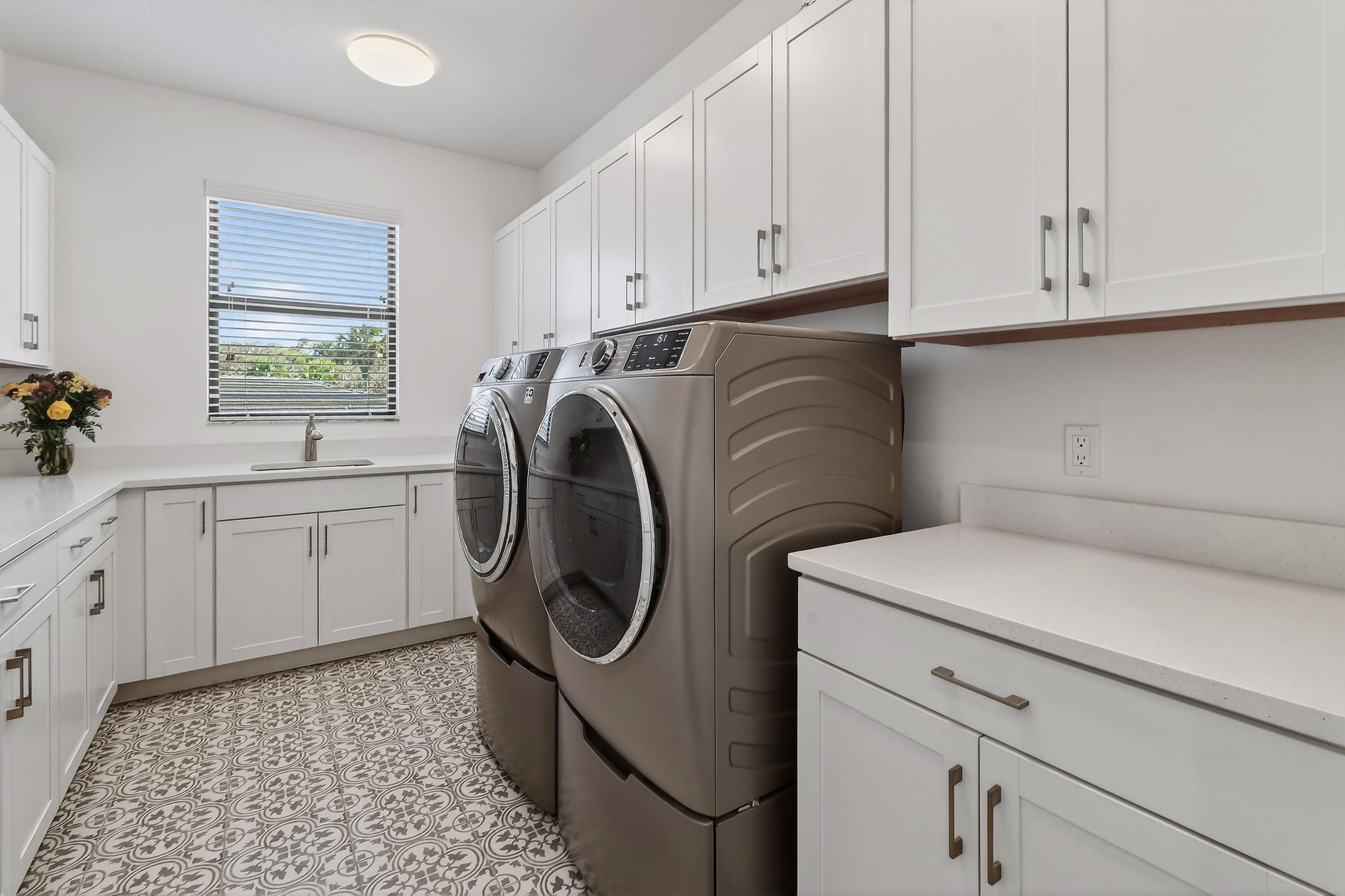 13590 Artisan Circle