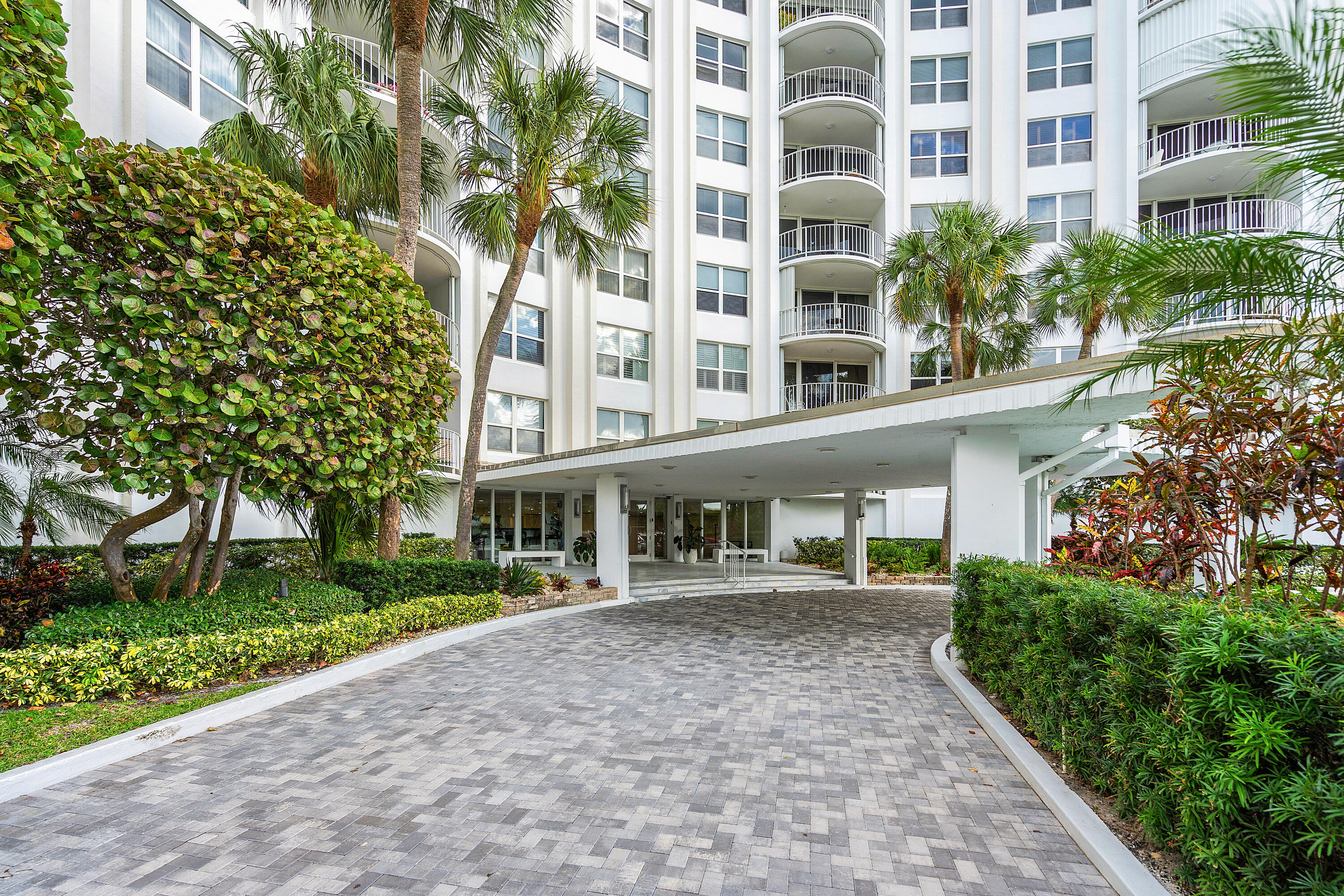 2295 S Ocean Boulevard 714