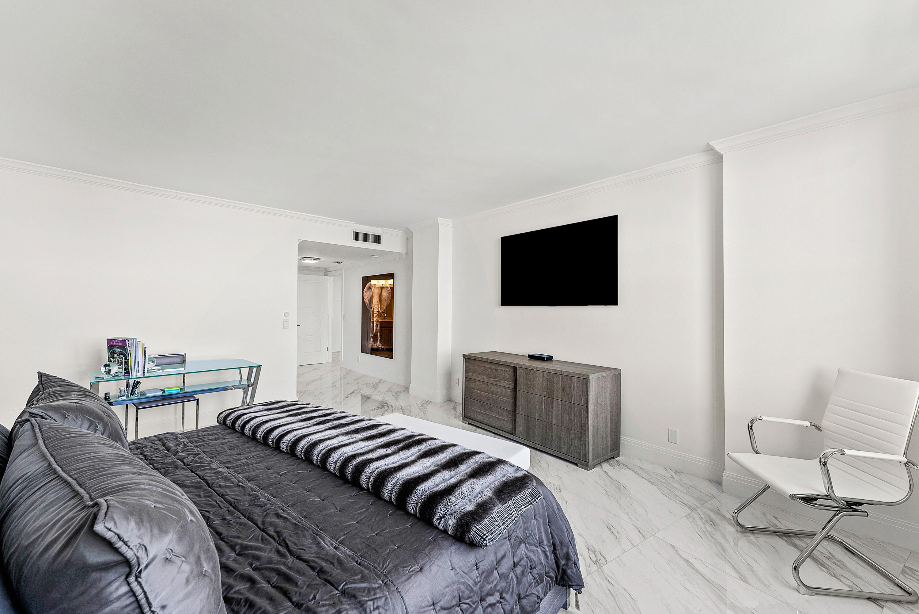 2295 S Ocean Boulevard 714