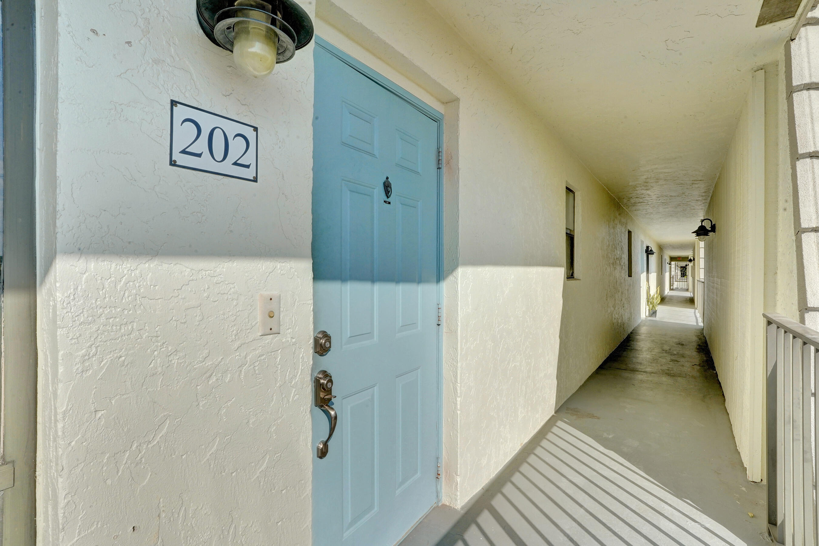 1040 Homewood Boulevard L202