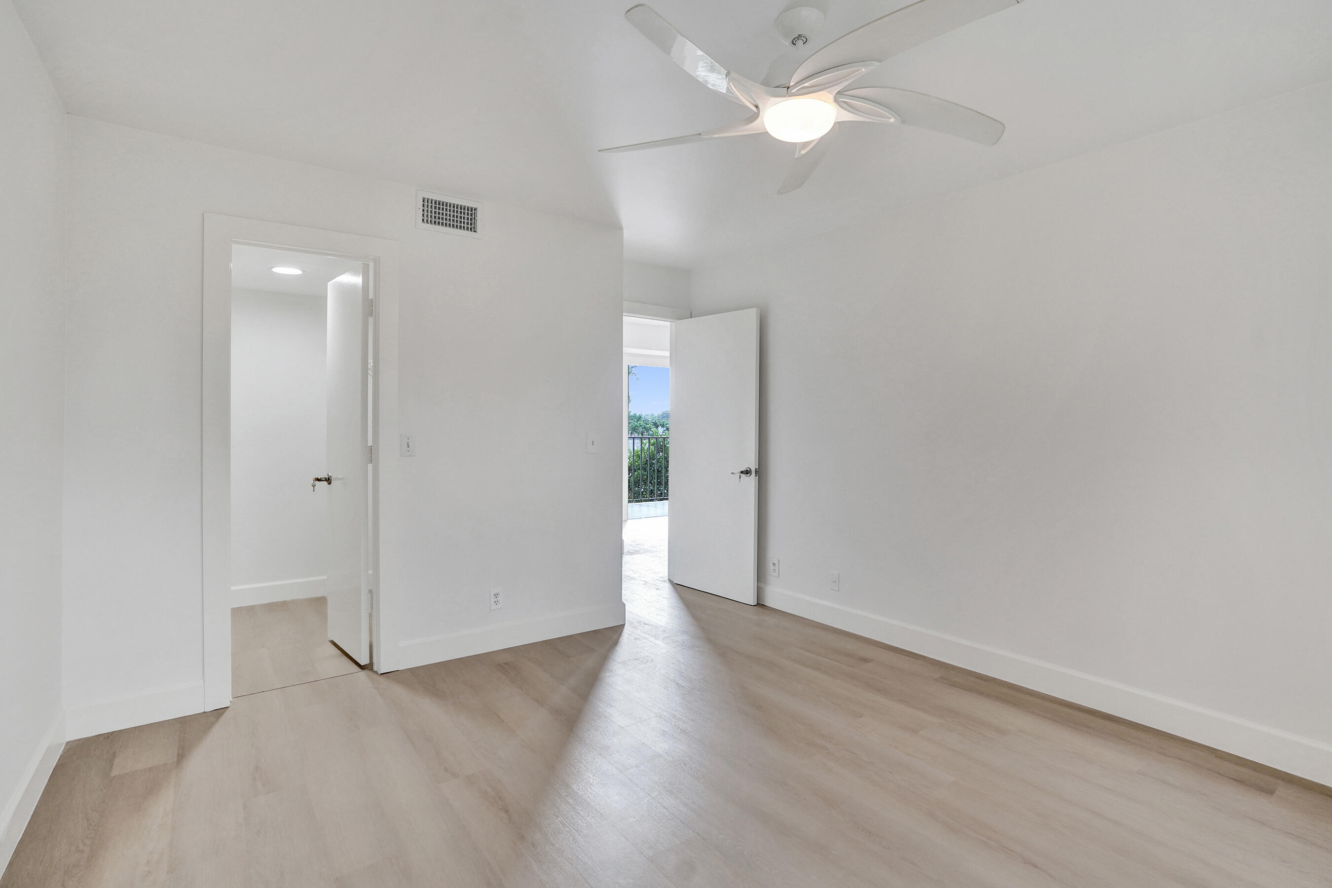 1040 Homewood Boulevard L202