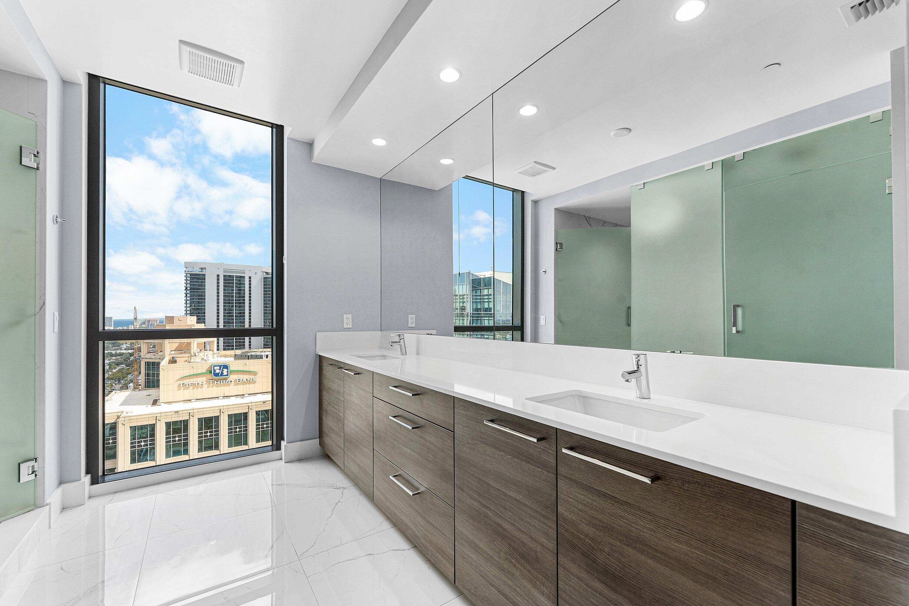 100 E Las Olas Boulevard 3001