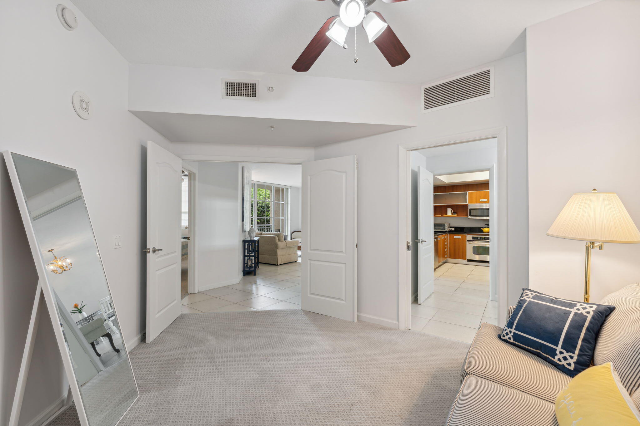 410 Evernia Street 414