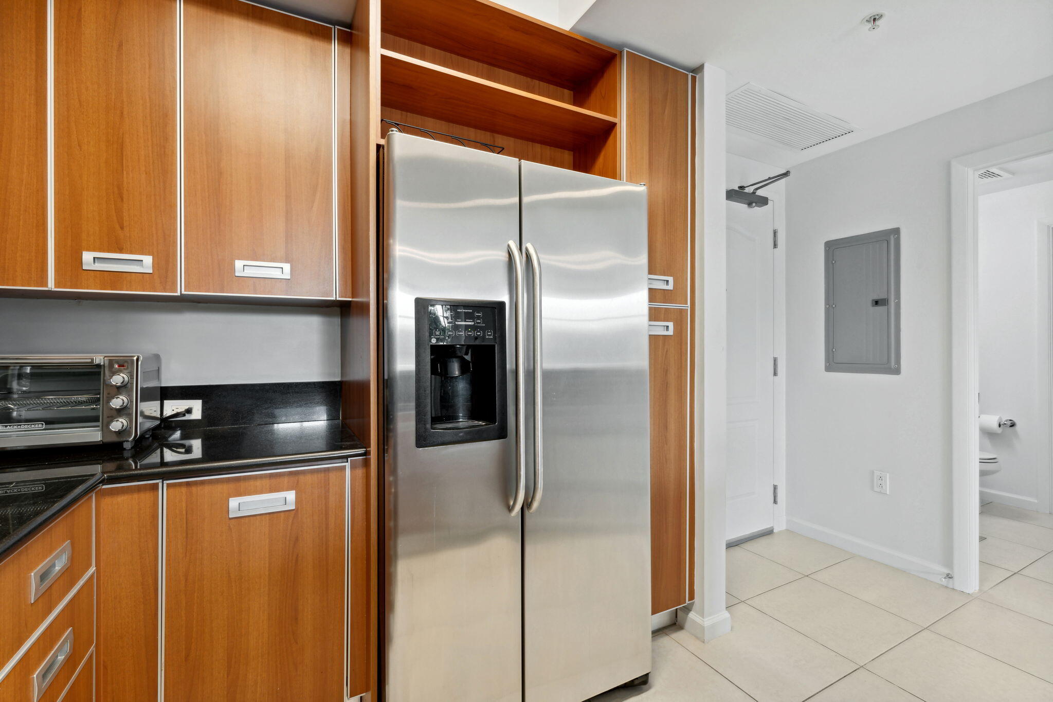 410 Evernia Street 414